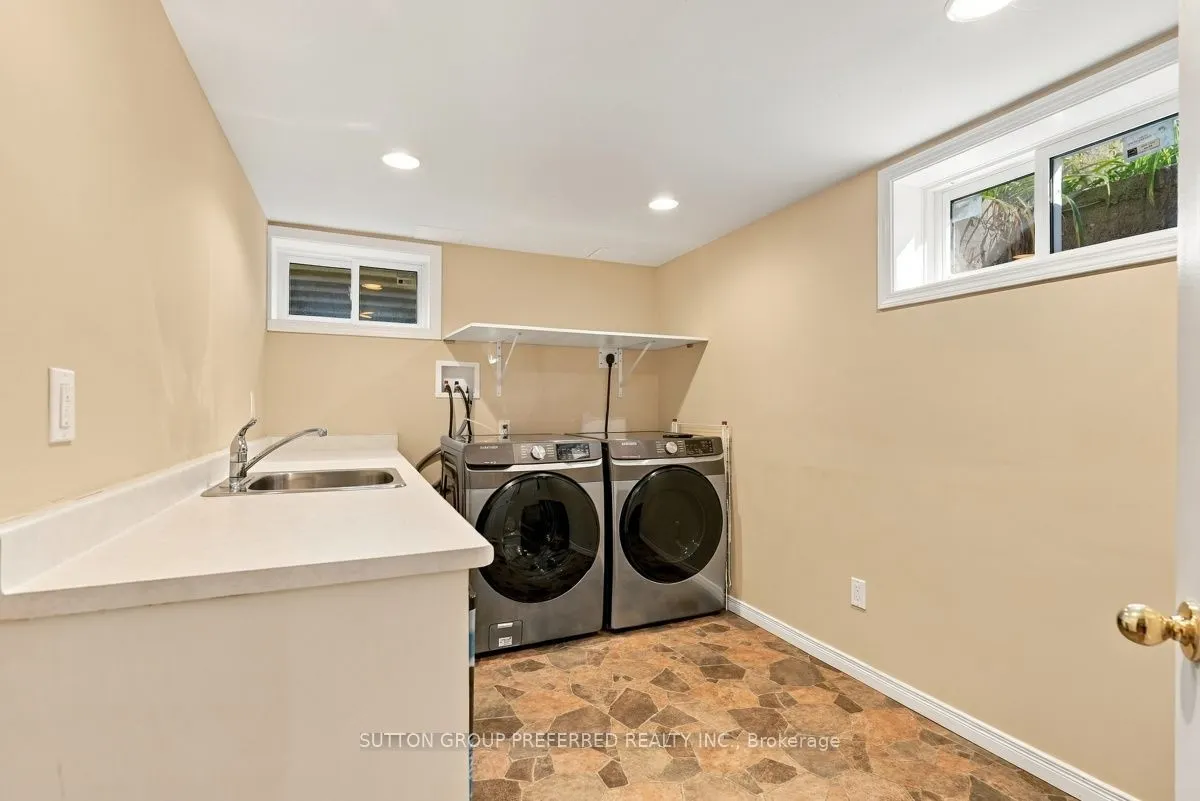 465 Glen Crescent
