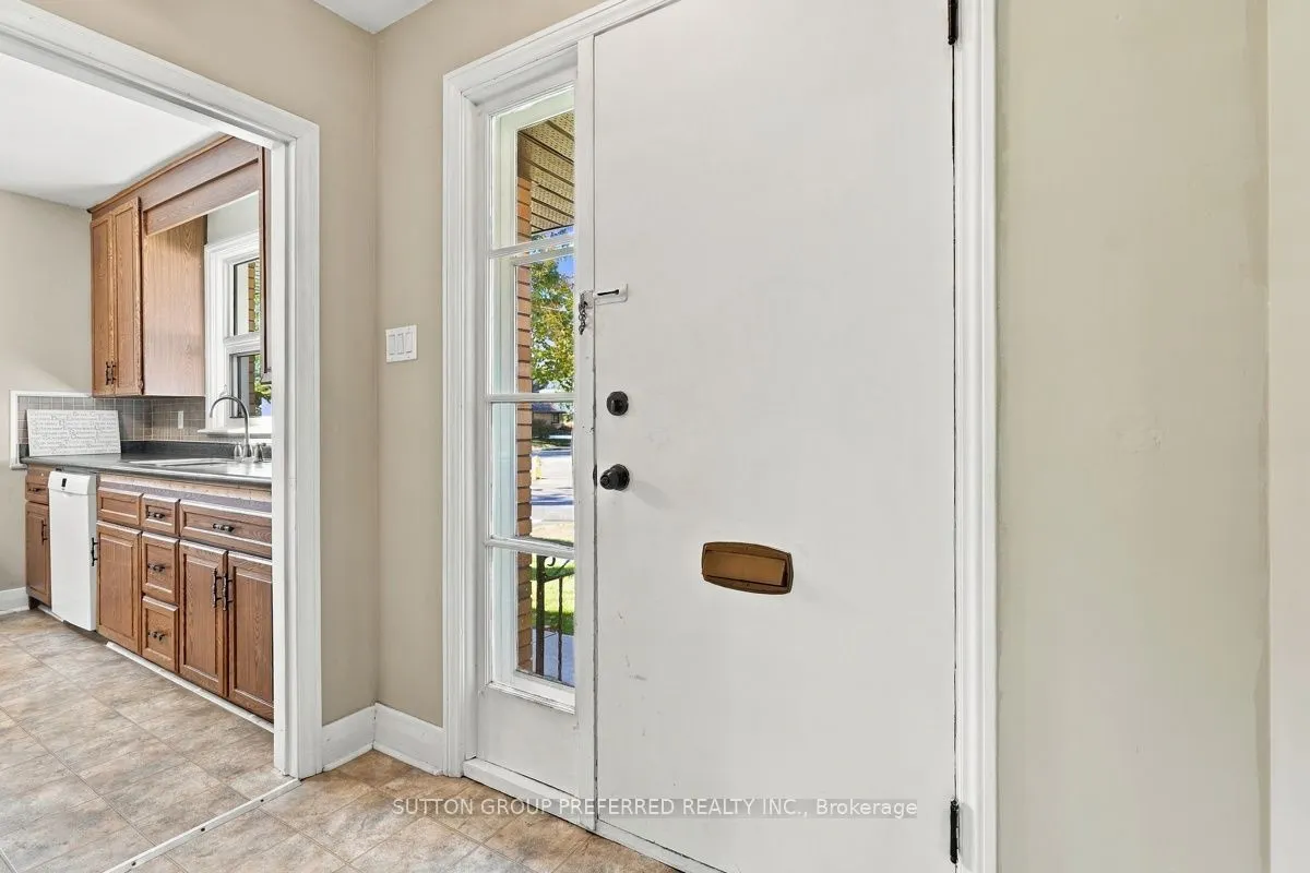 465 Glen Crescent