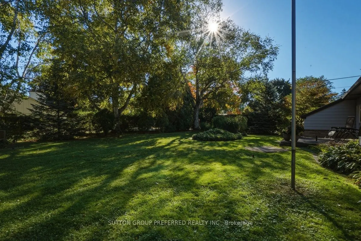 465 Glen Crescent