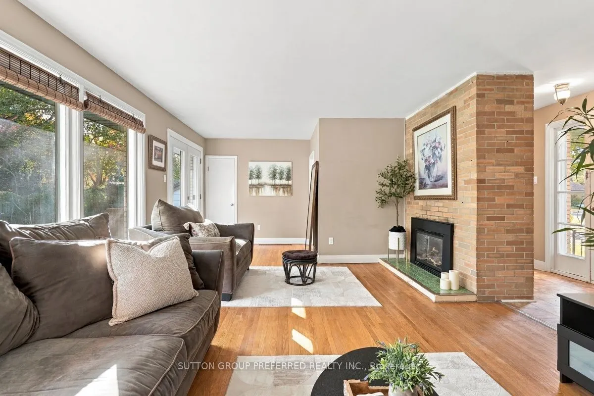 465 Glen Crescent