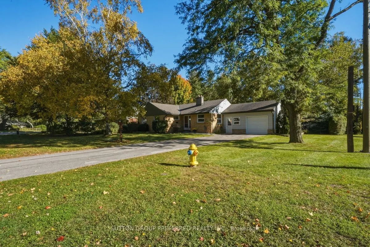 465 Glen Crescent