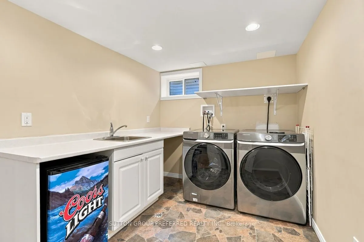 465 Glen Crescent