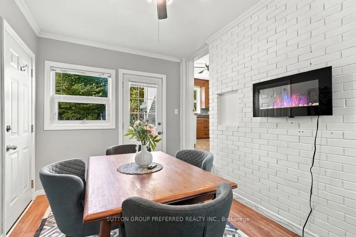 465 Glen Crescent