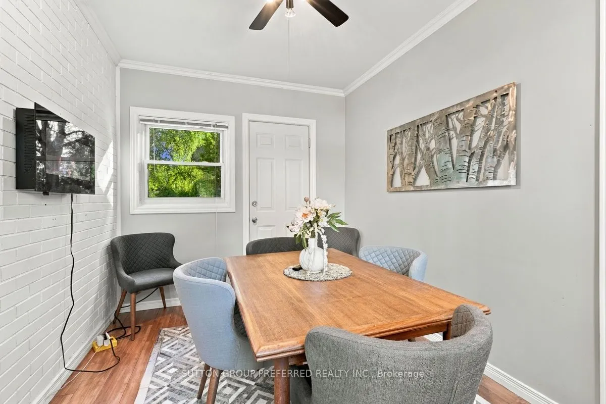 465 Glen Crescent