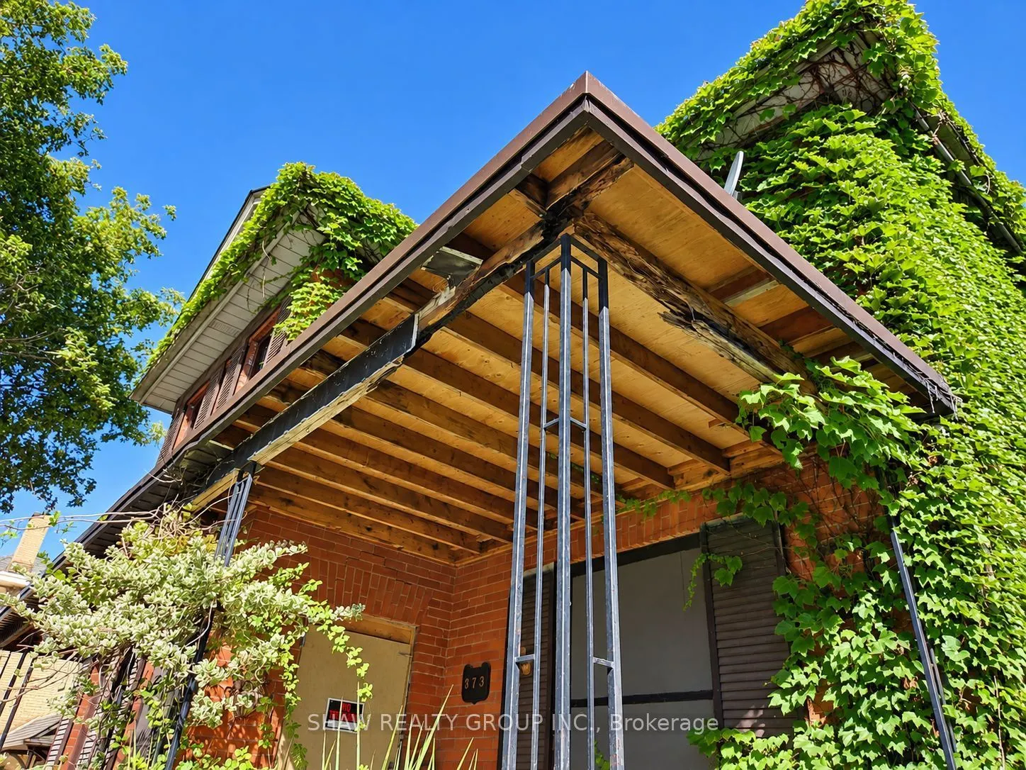 371 Hunter Street