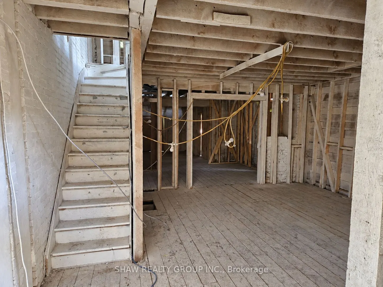 371 Hunter Street