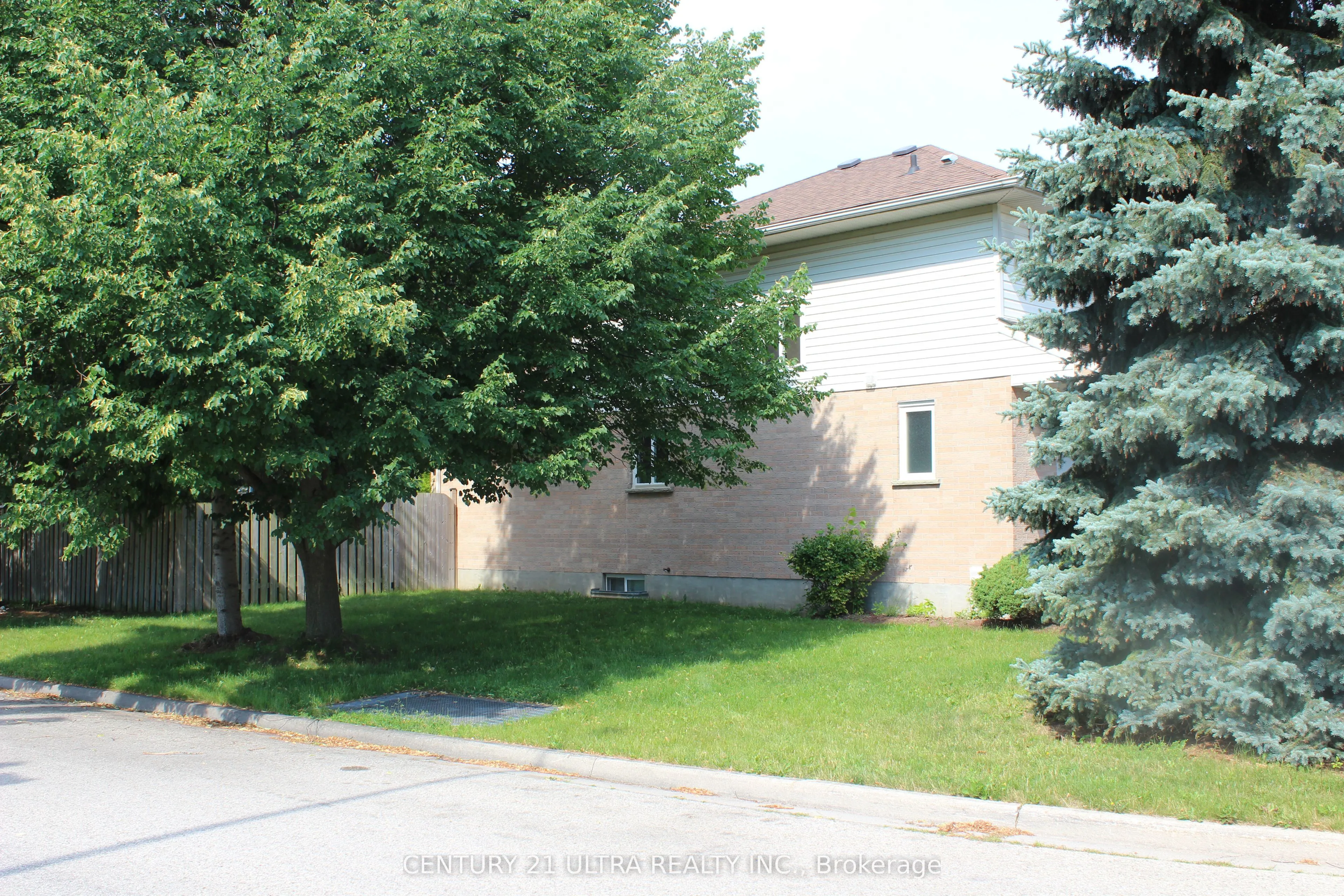 373 Brembel Crescent