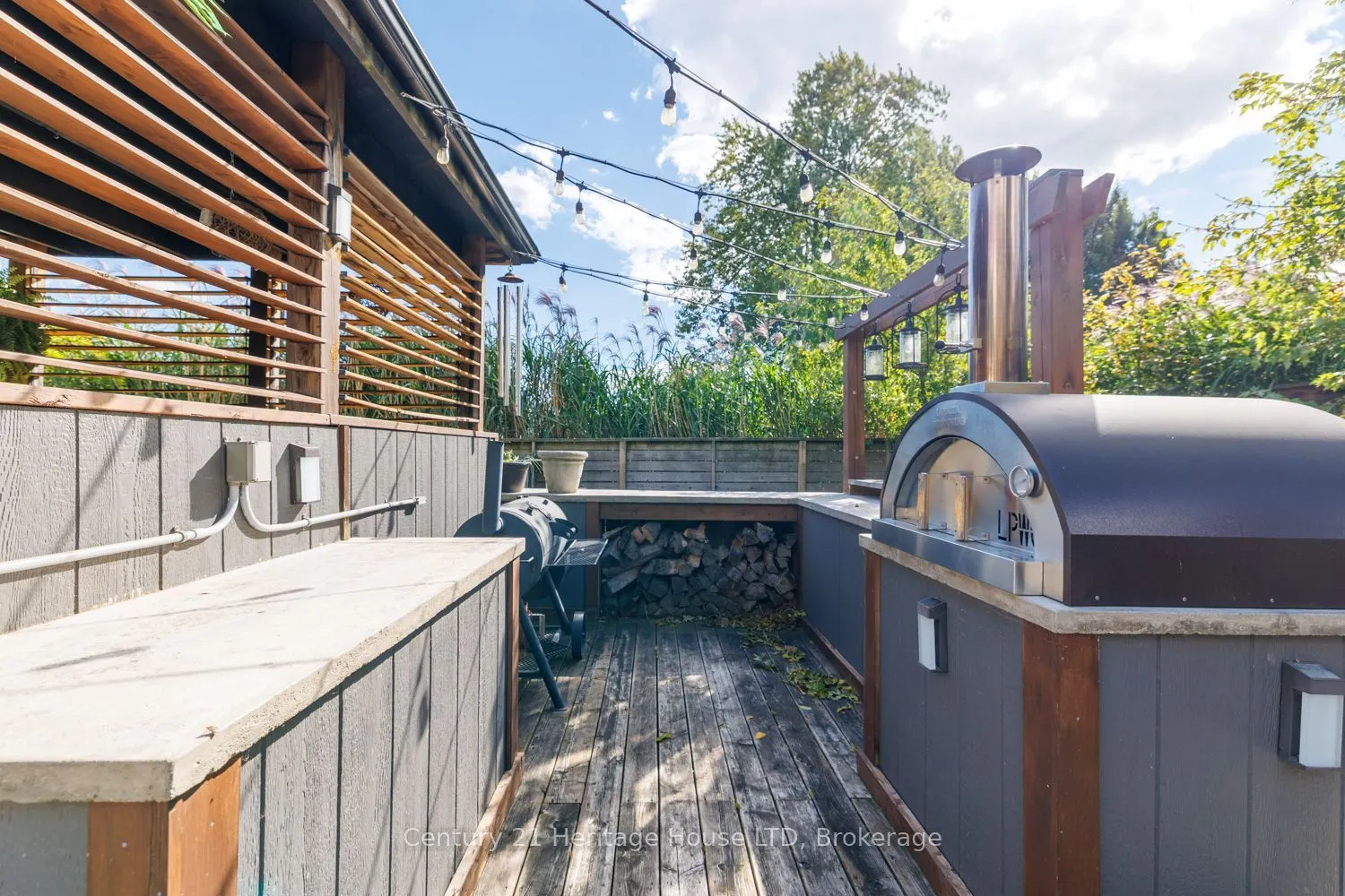 21 Burleigh Road S