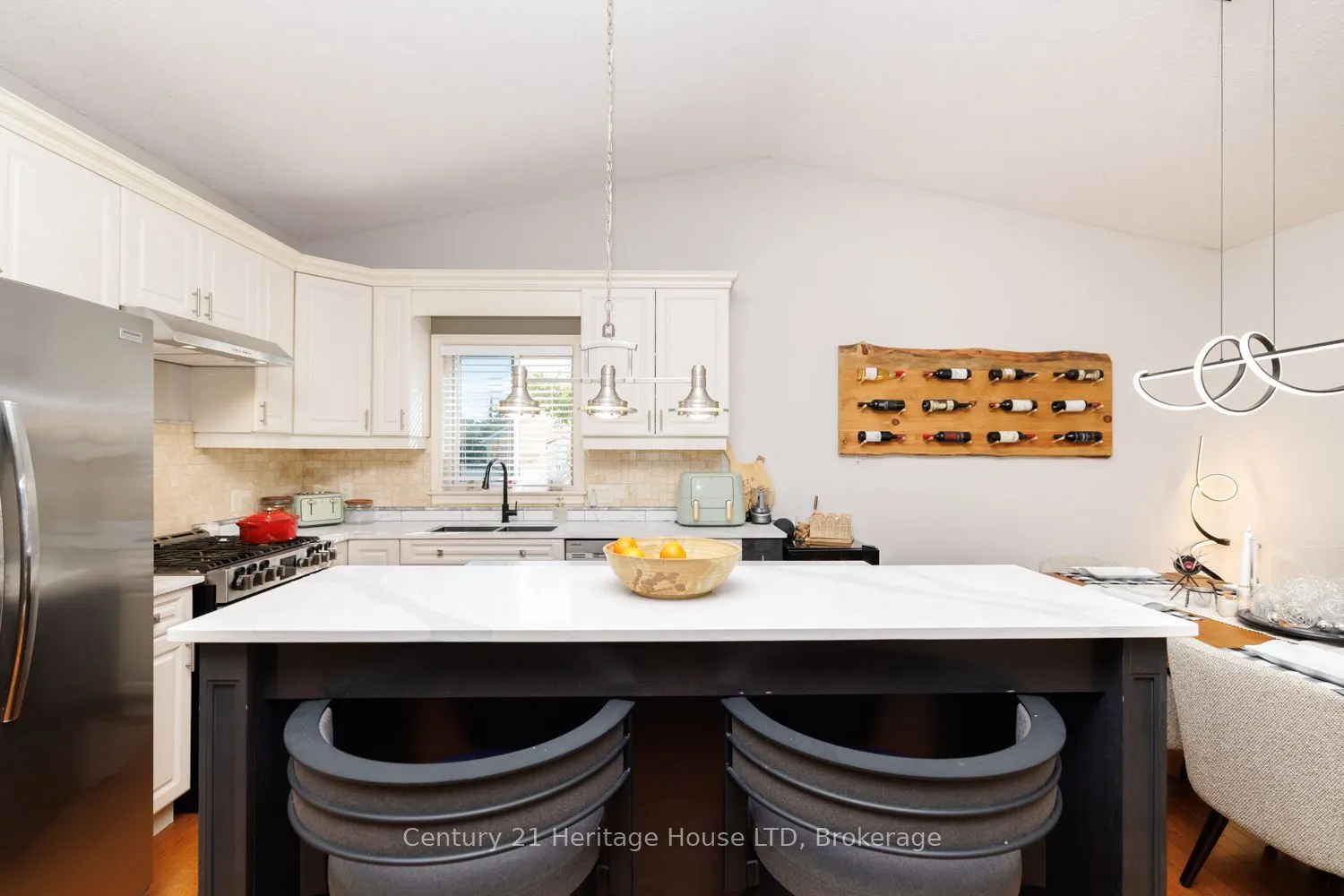 21 Burleigh Road S