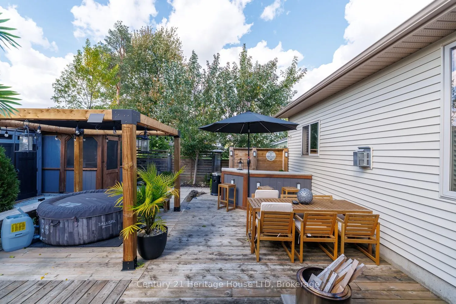 21 Burleigh Road S