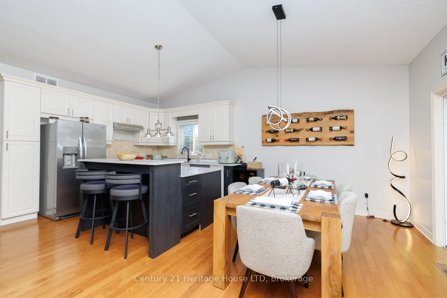 21 Burleigh Road S