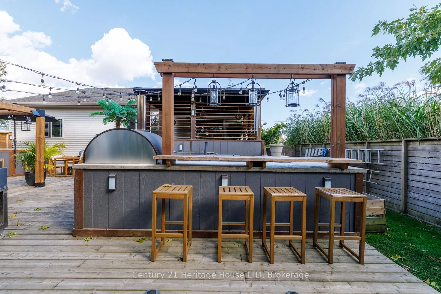 21 Burleigh Road S