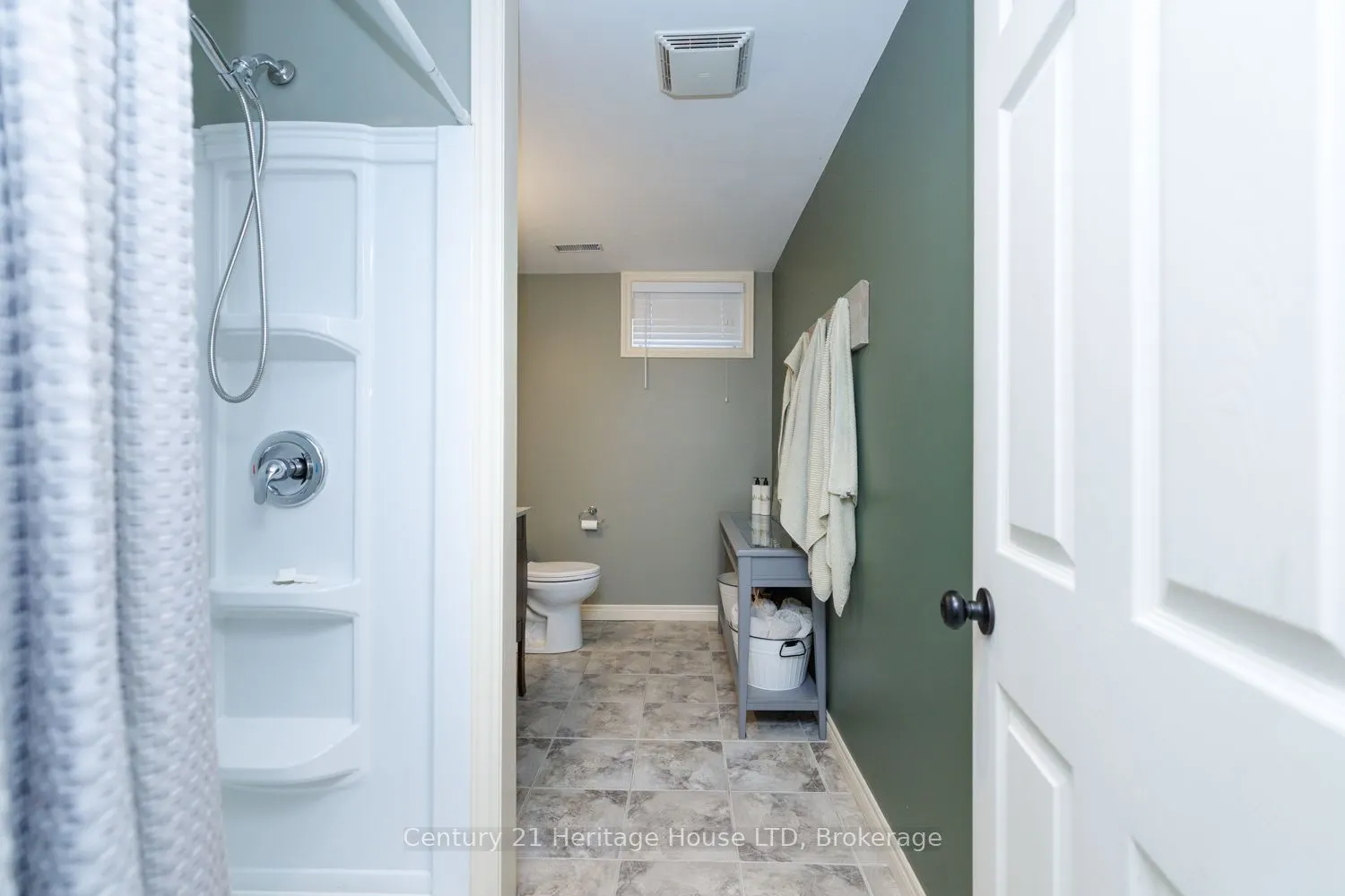 21 Burleigh Road S