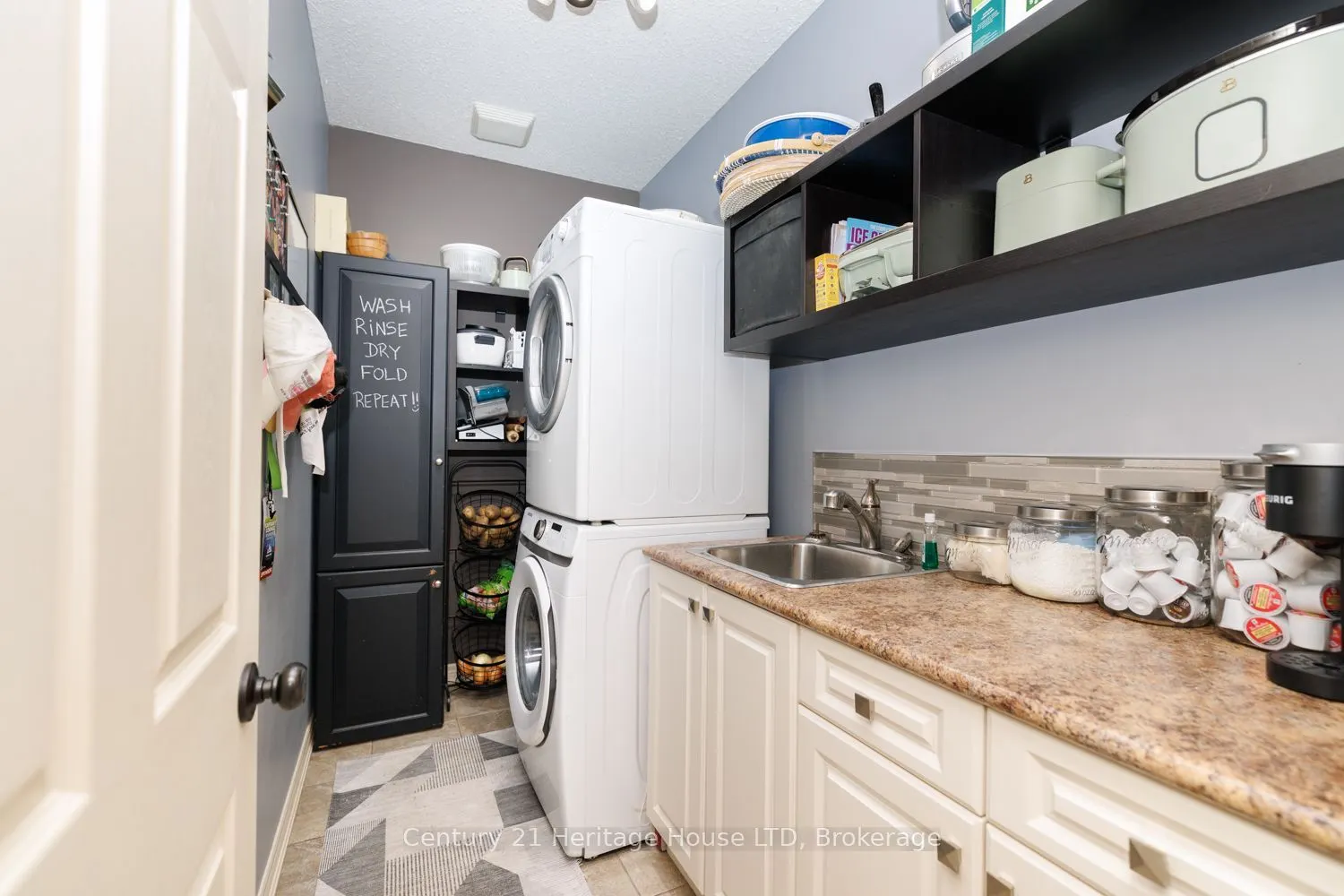 21 Burleigh Road S