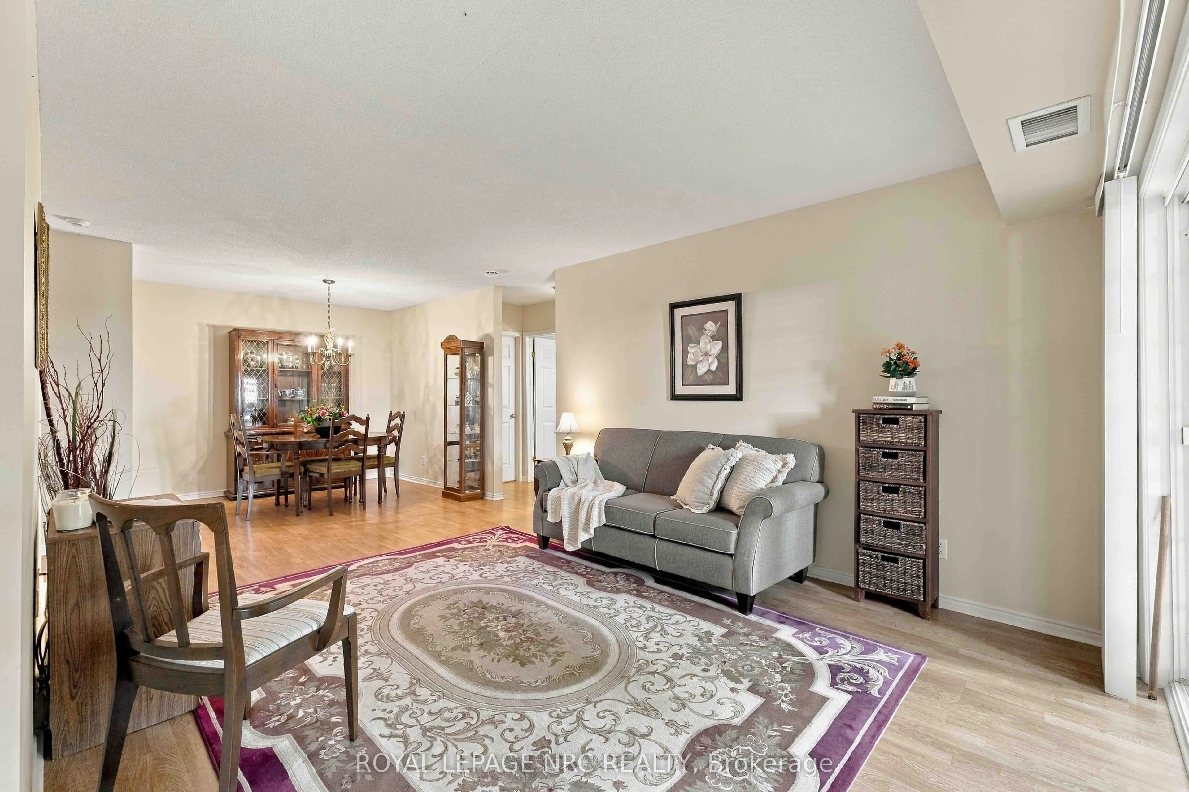 4090 John Charles Boulevard #104
