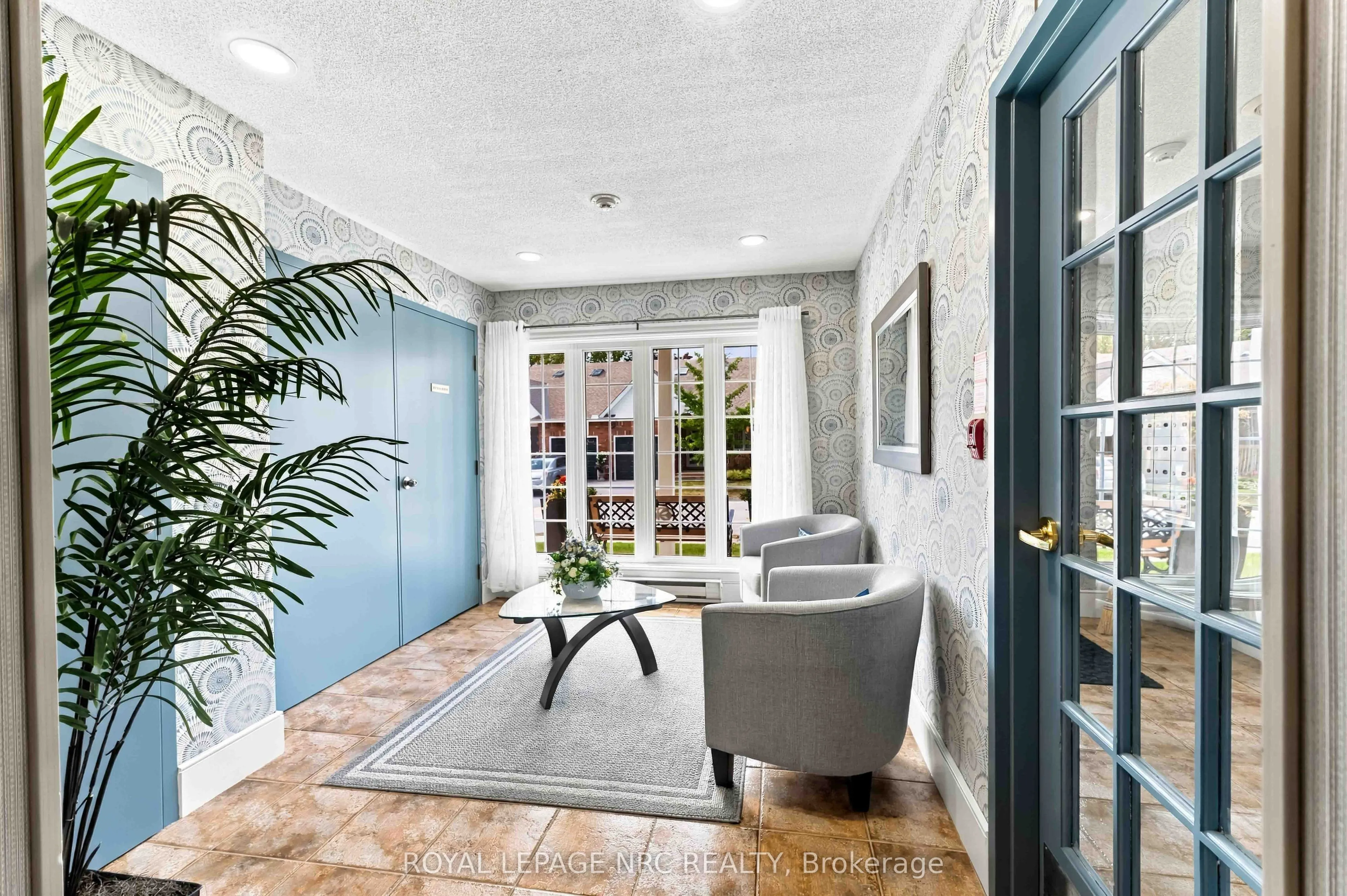 4090 John Charles Boulevard #104