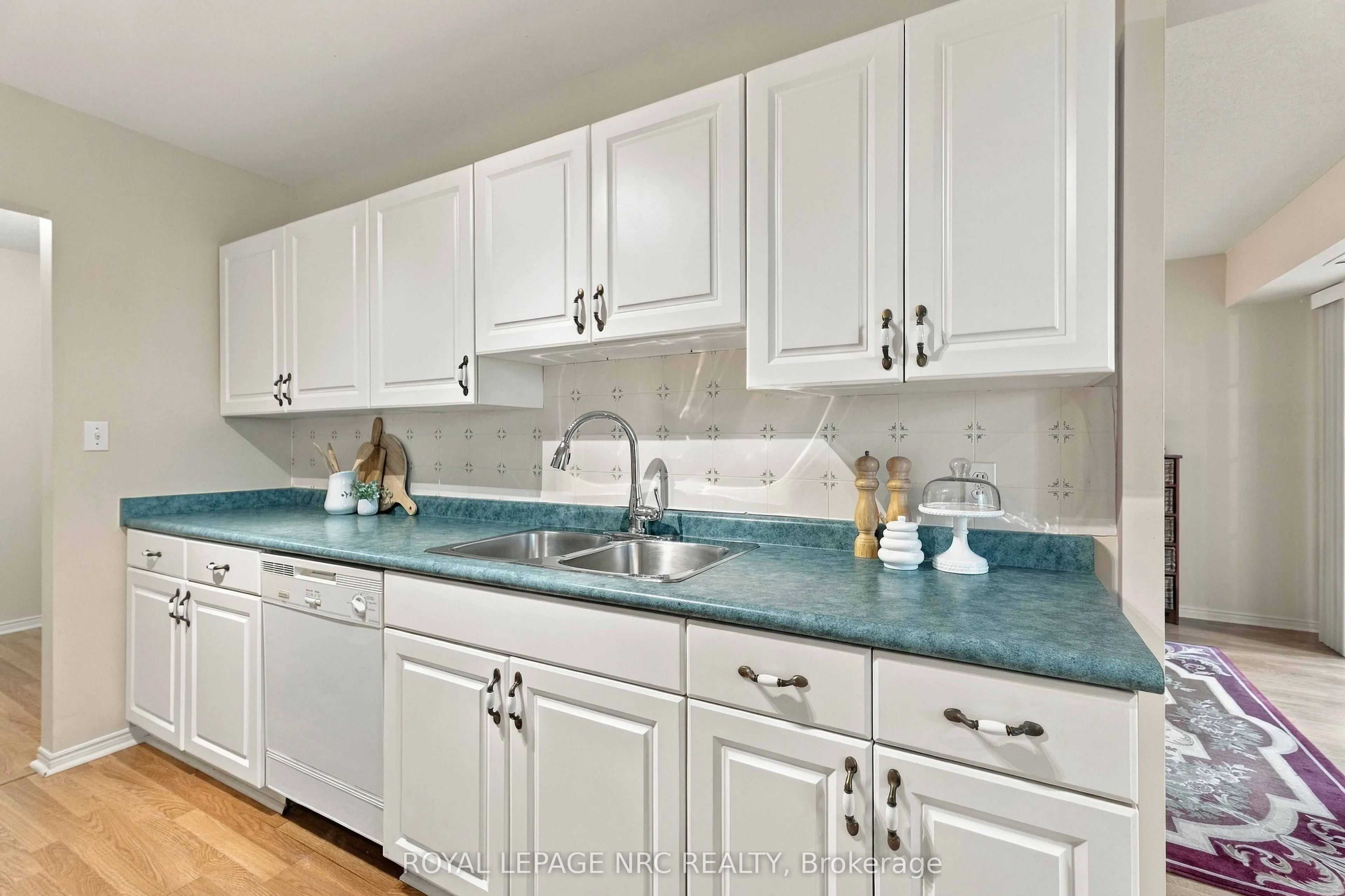 4090 John Charles Boulevard #104