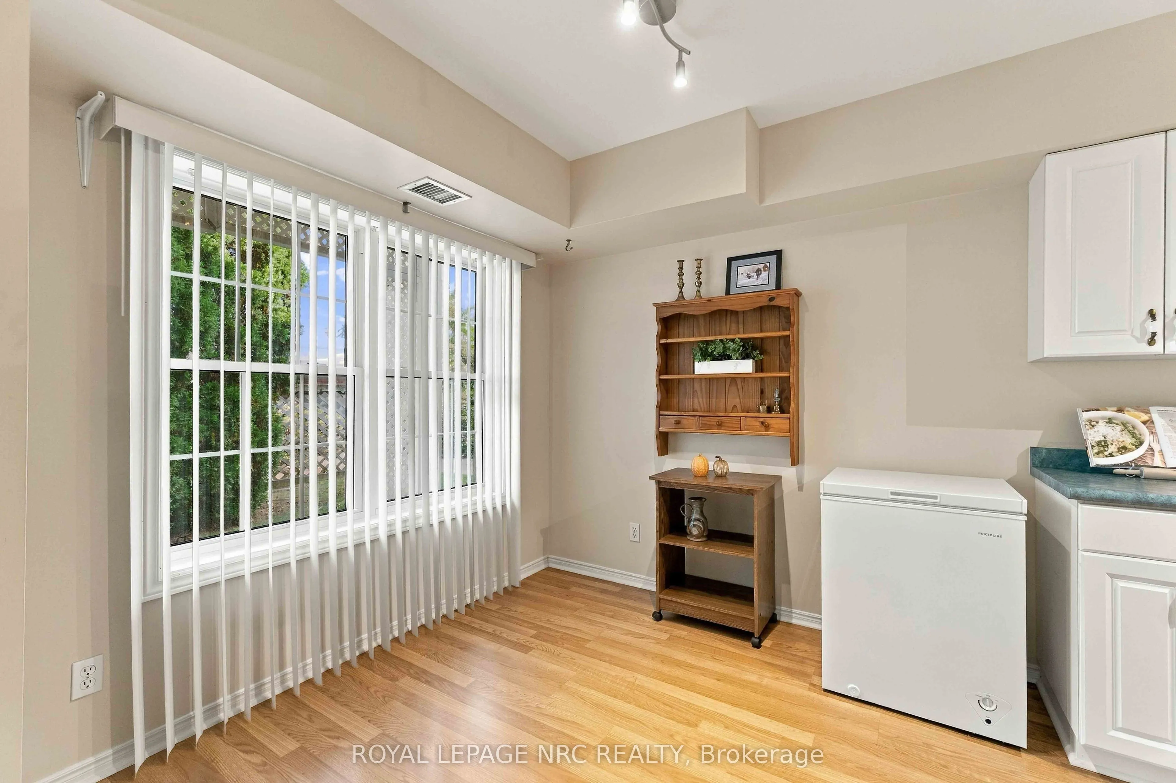 4090 John Charles Boulevard #104