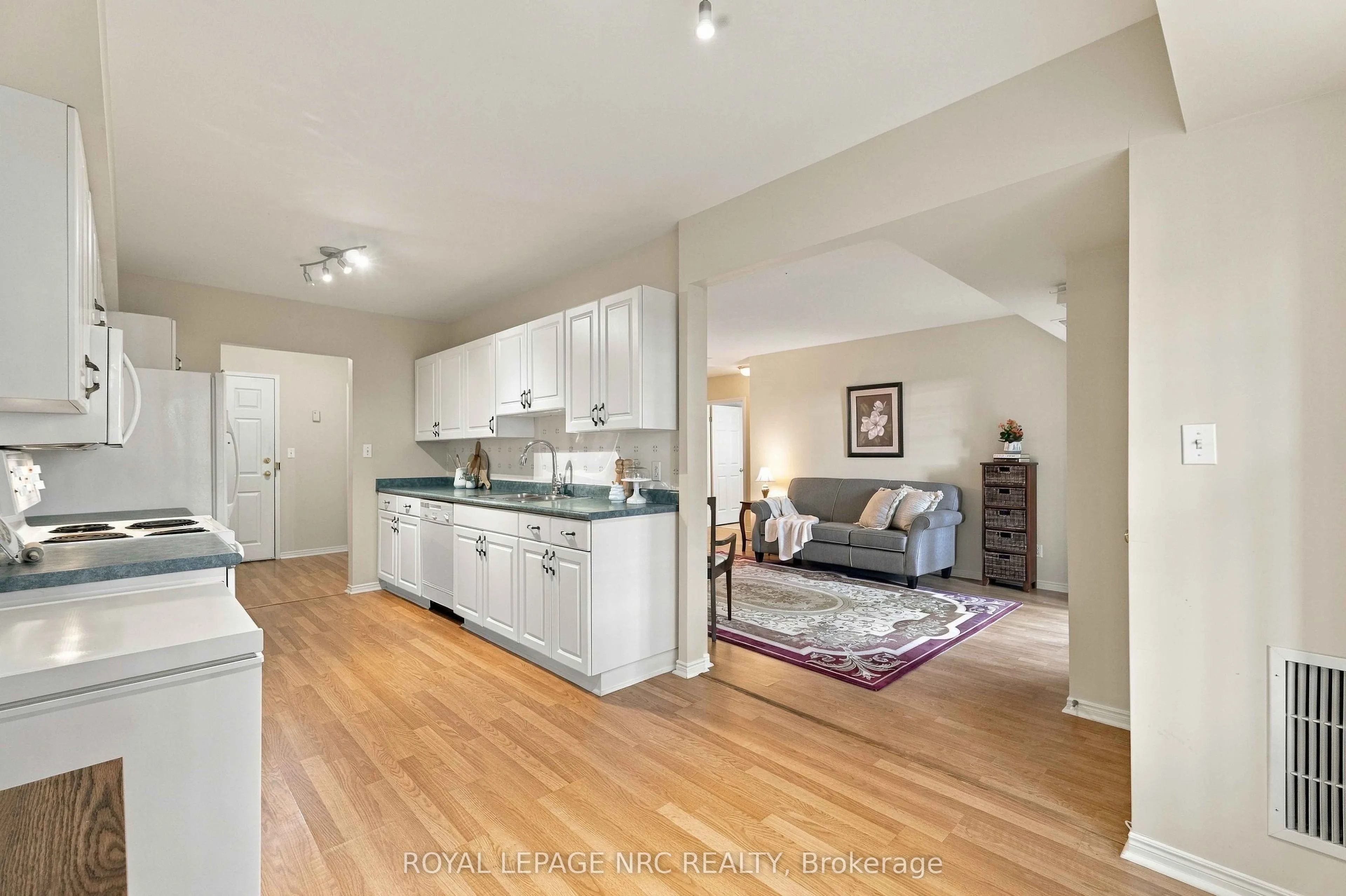 4090 John Charles Boulevard #104