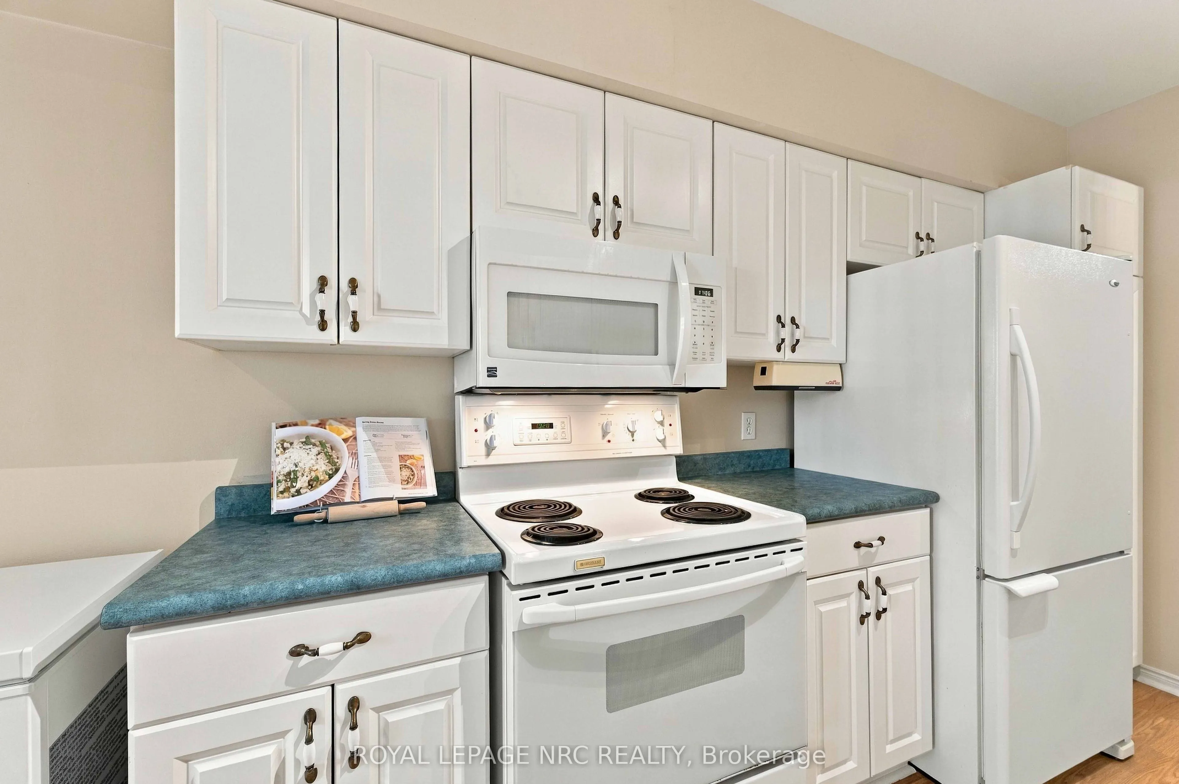 4090 John Charles Boulevard #104
