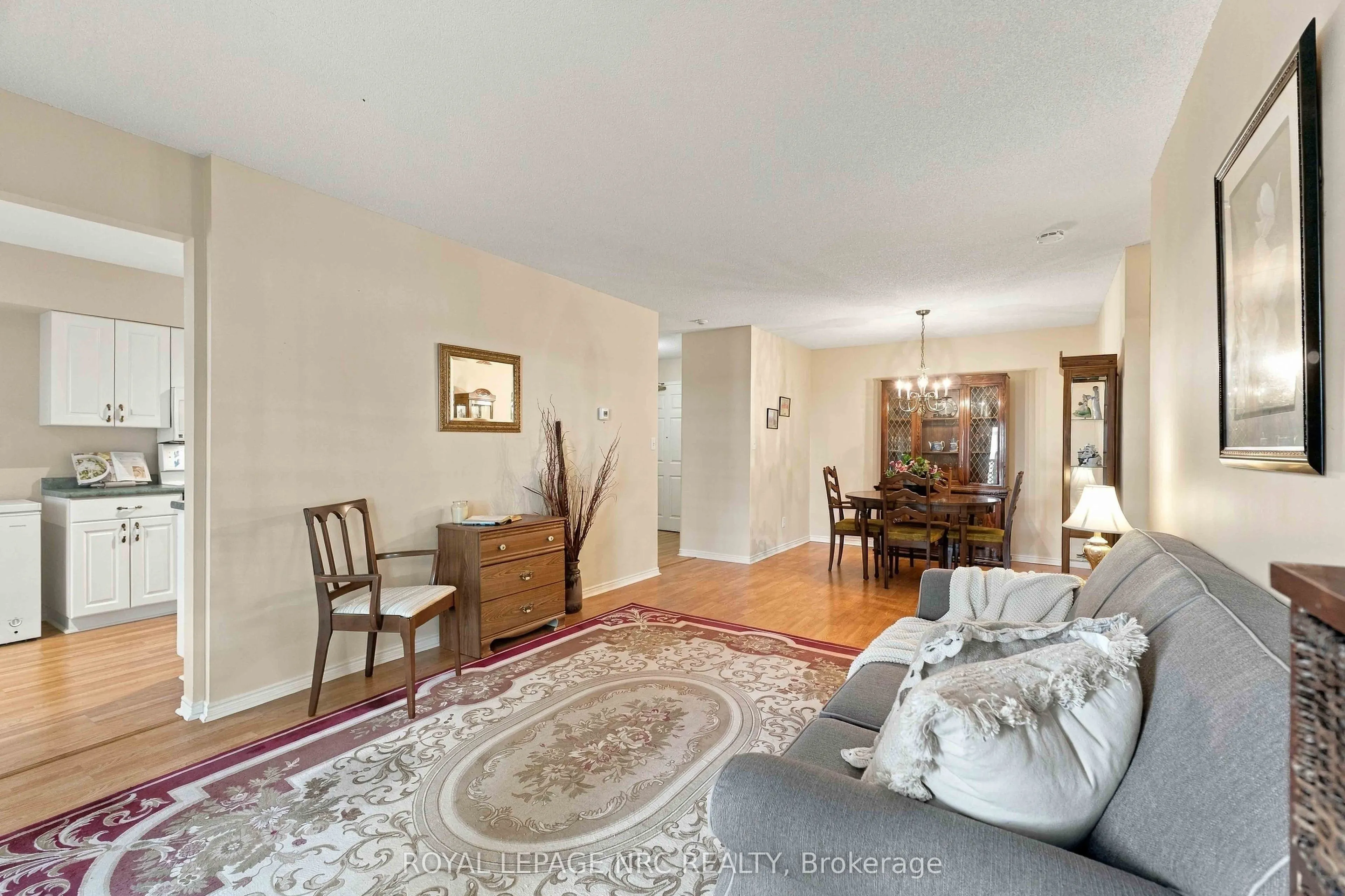 4090 John Charles Boulevard #104