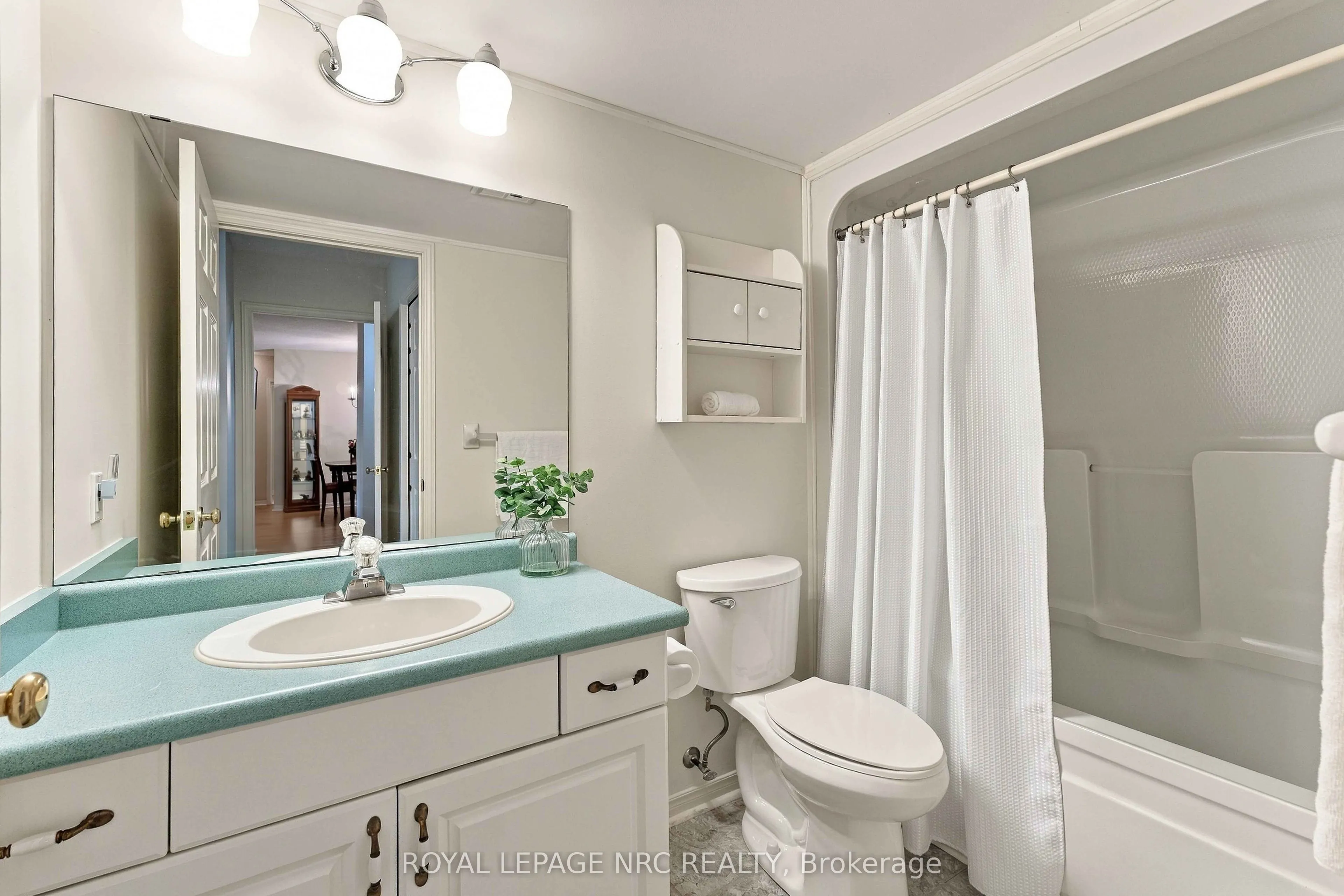 4090 John Charles Boulevard #104