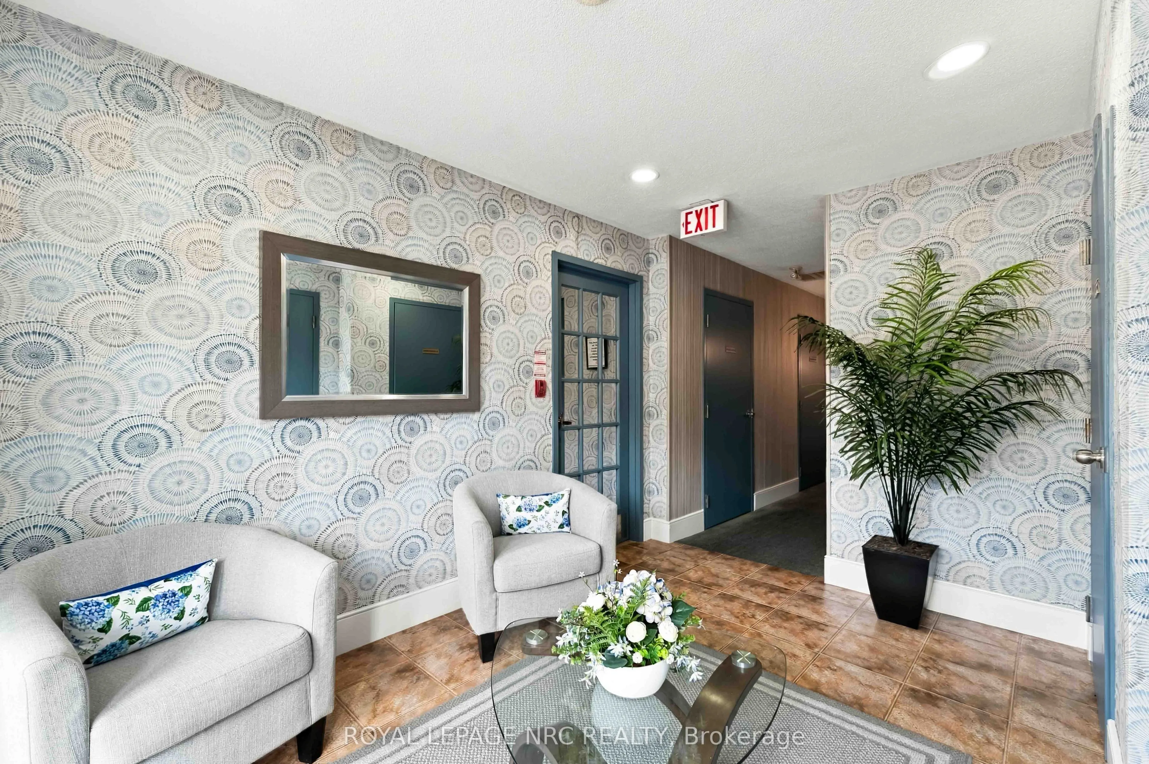 4090 John Charles Boulevard #104