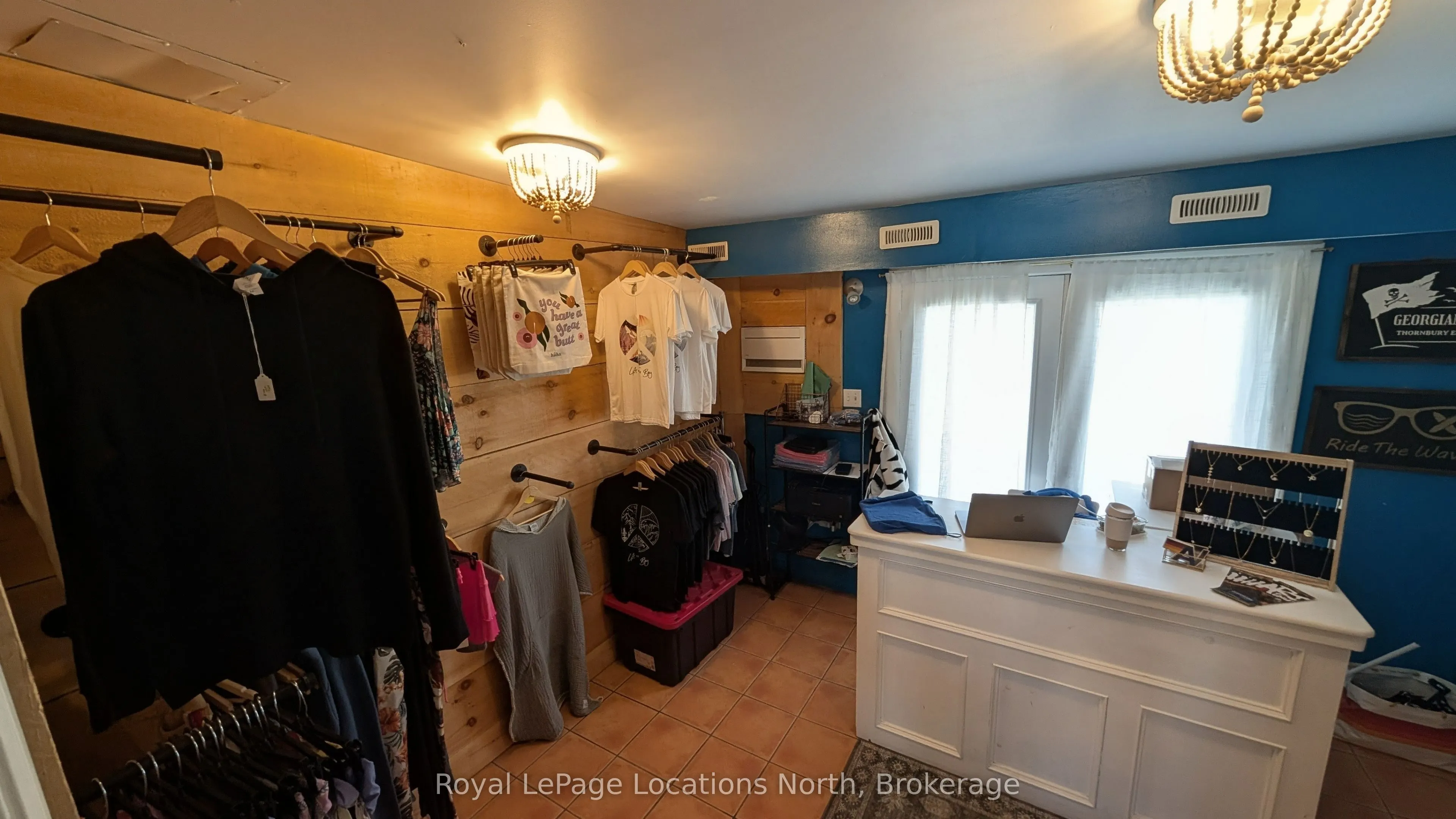 16 Bruce Street N #5