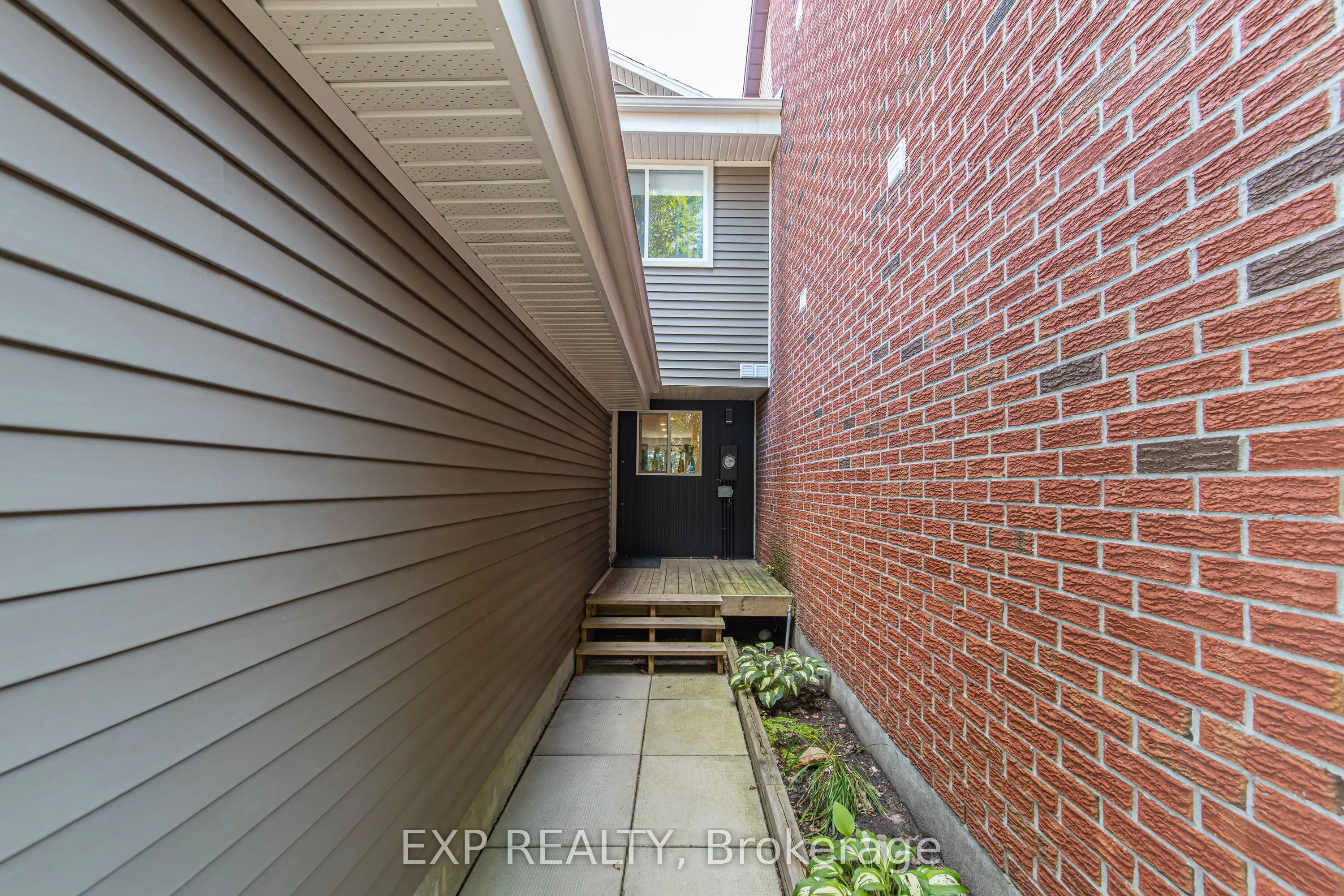 37 Dignard Street