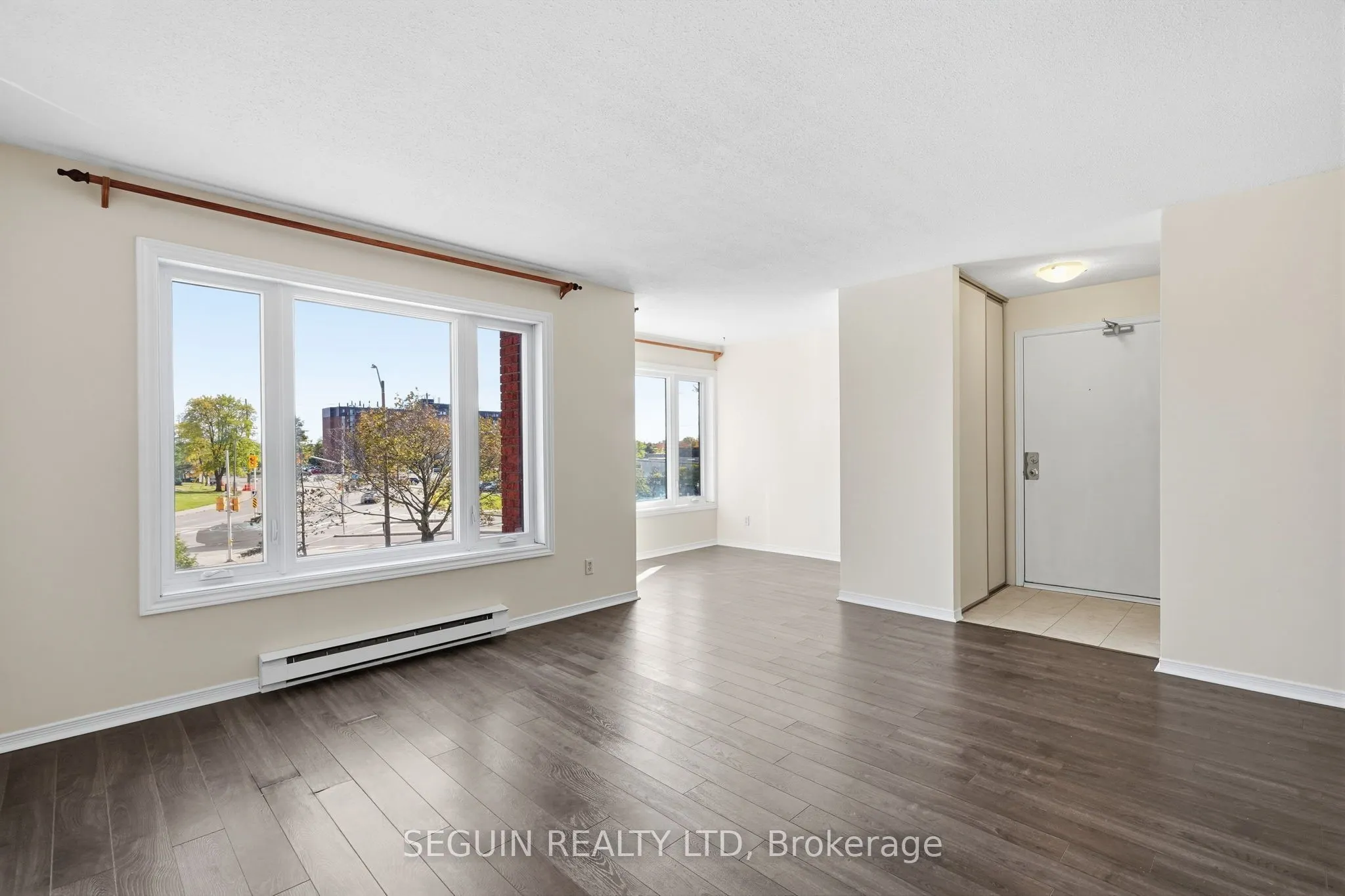 1974 St Laurent Boulevard #302