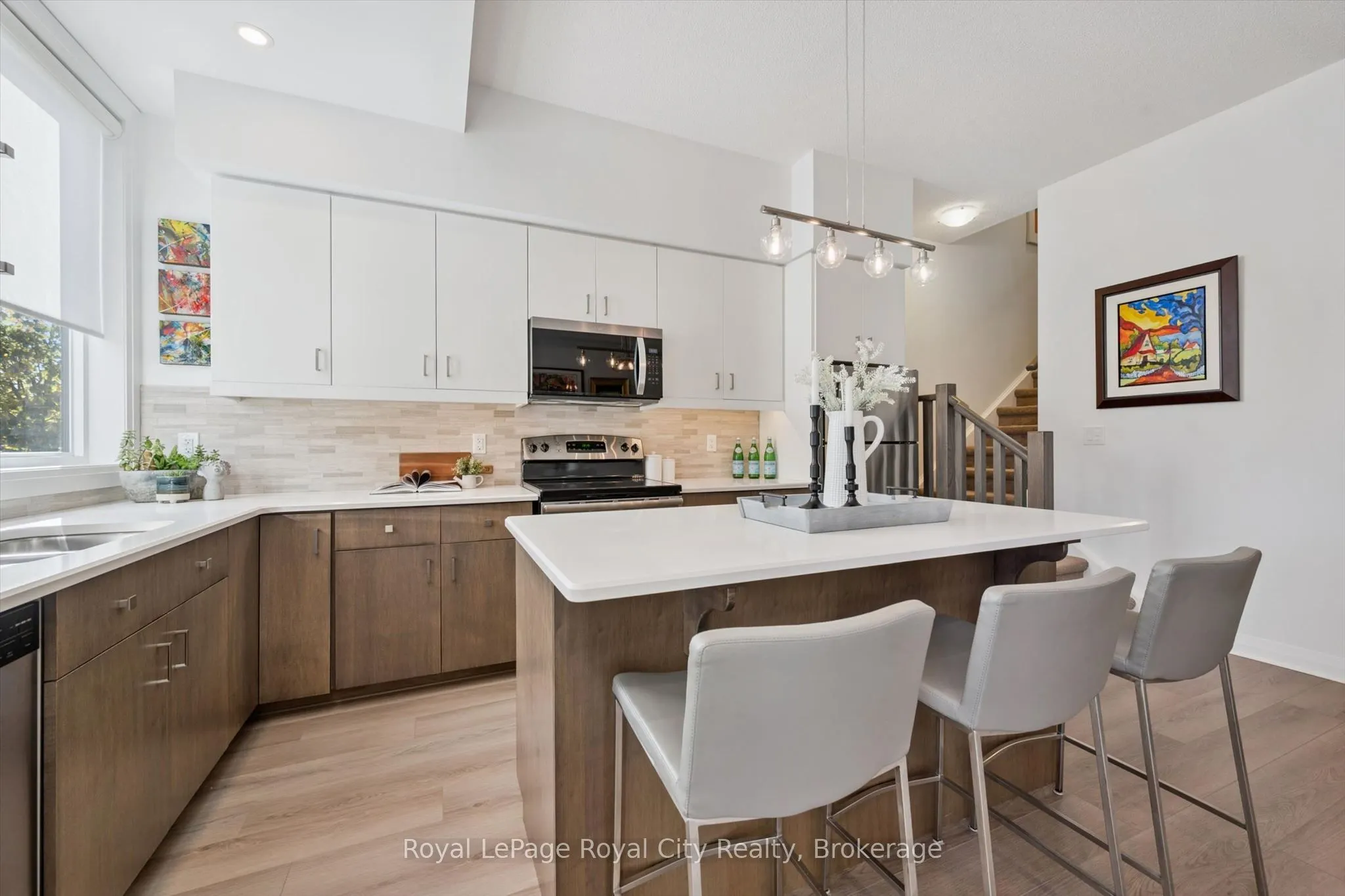 53 Arthur Street S #AT7