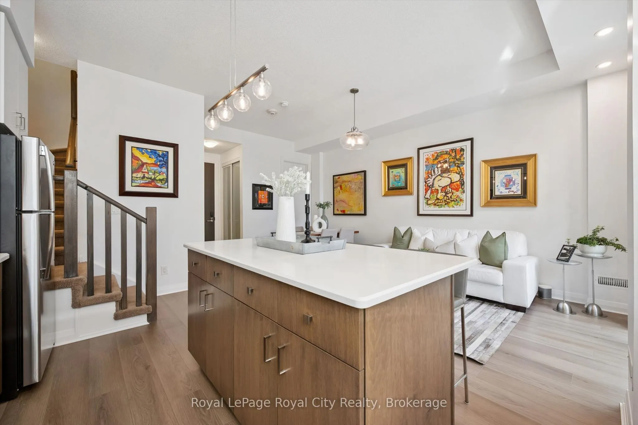53 Arthur Street S #AT7