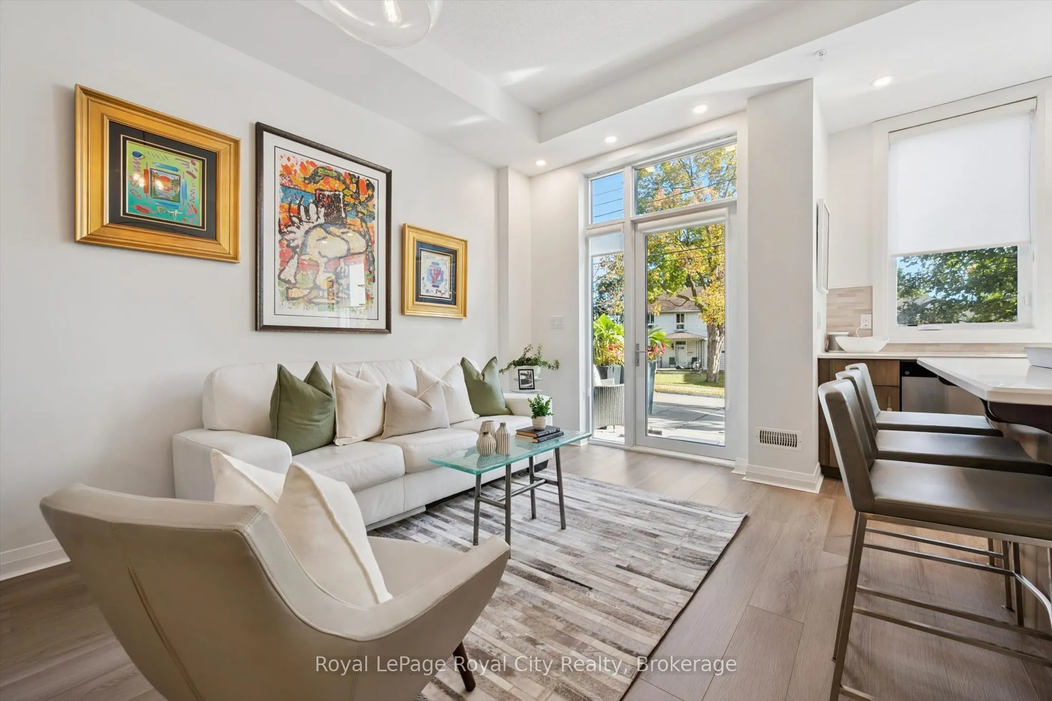 53 Arthur Street S #AT7
