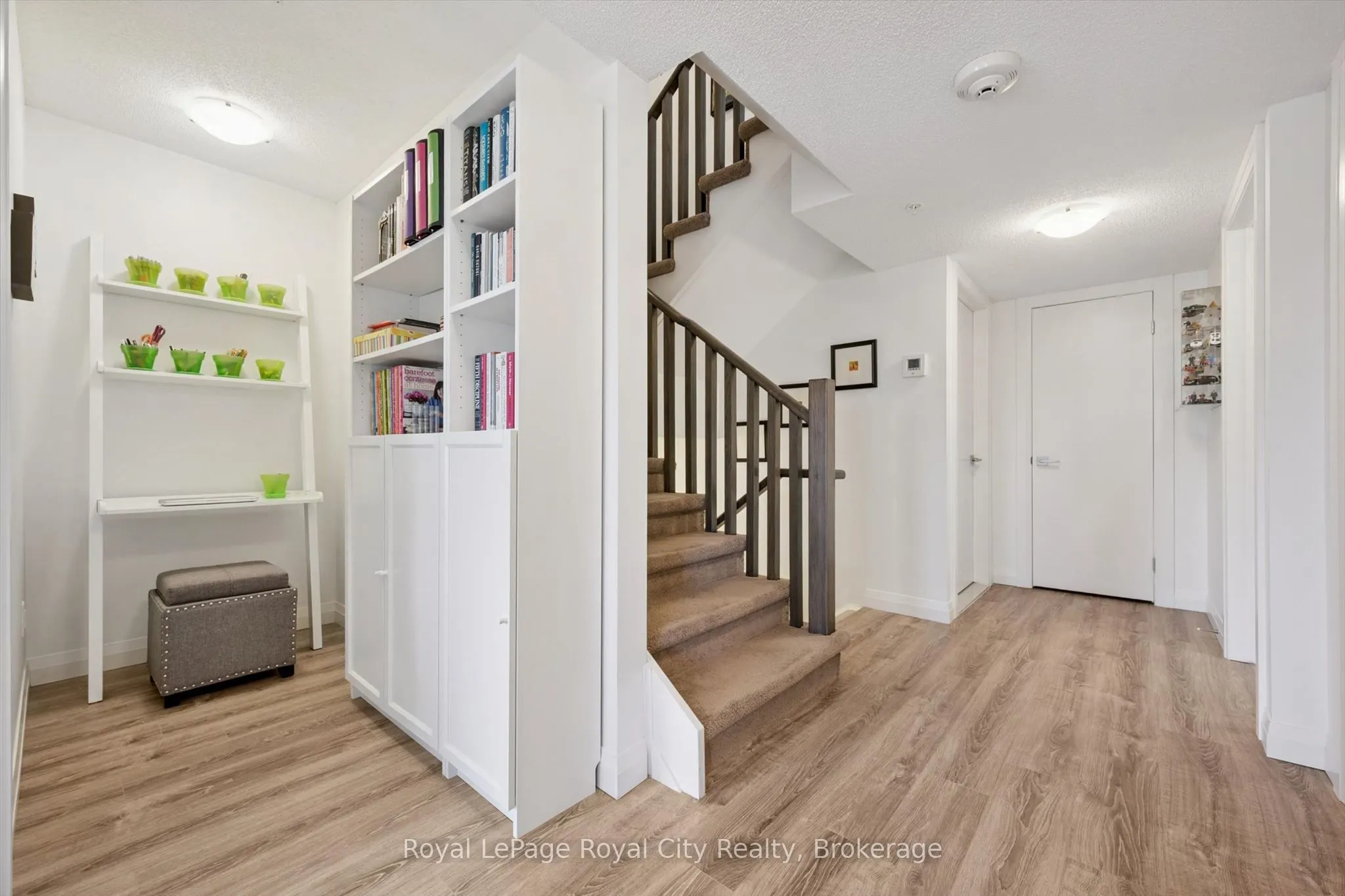 53 Arthur Street S #AT7