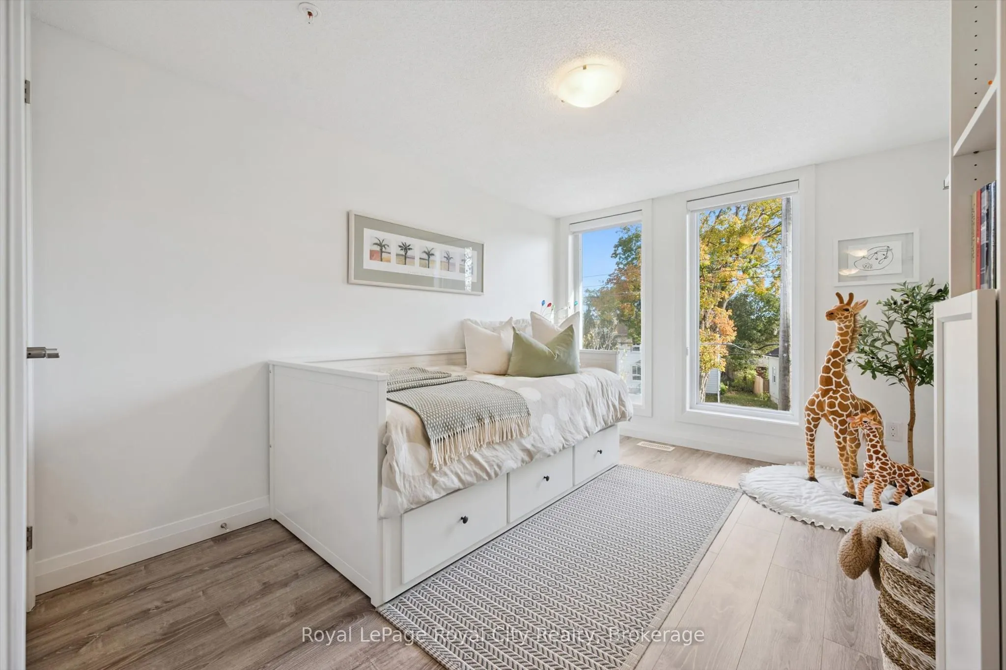 53 Arthur Street S #AT7