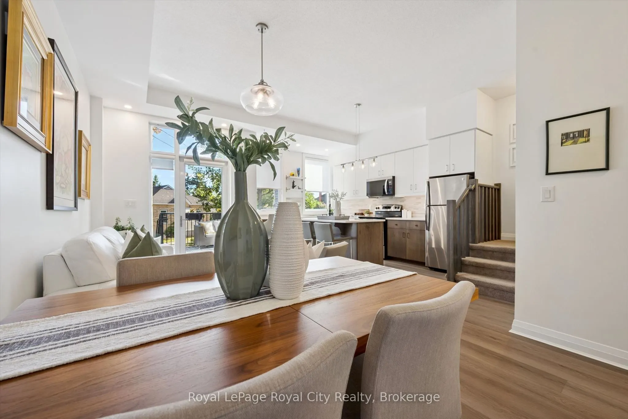 53 Arthur Street S #AT7