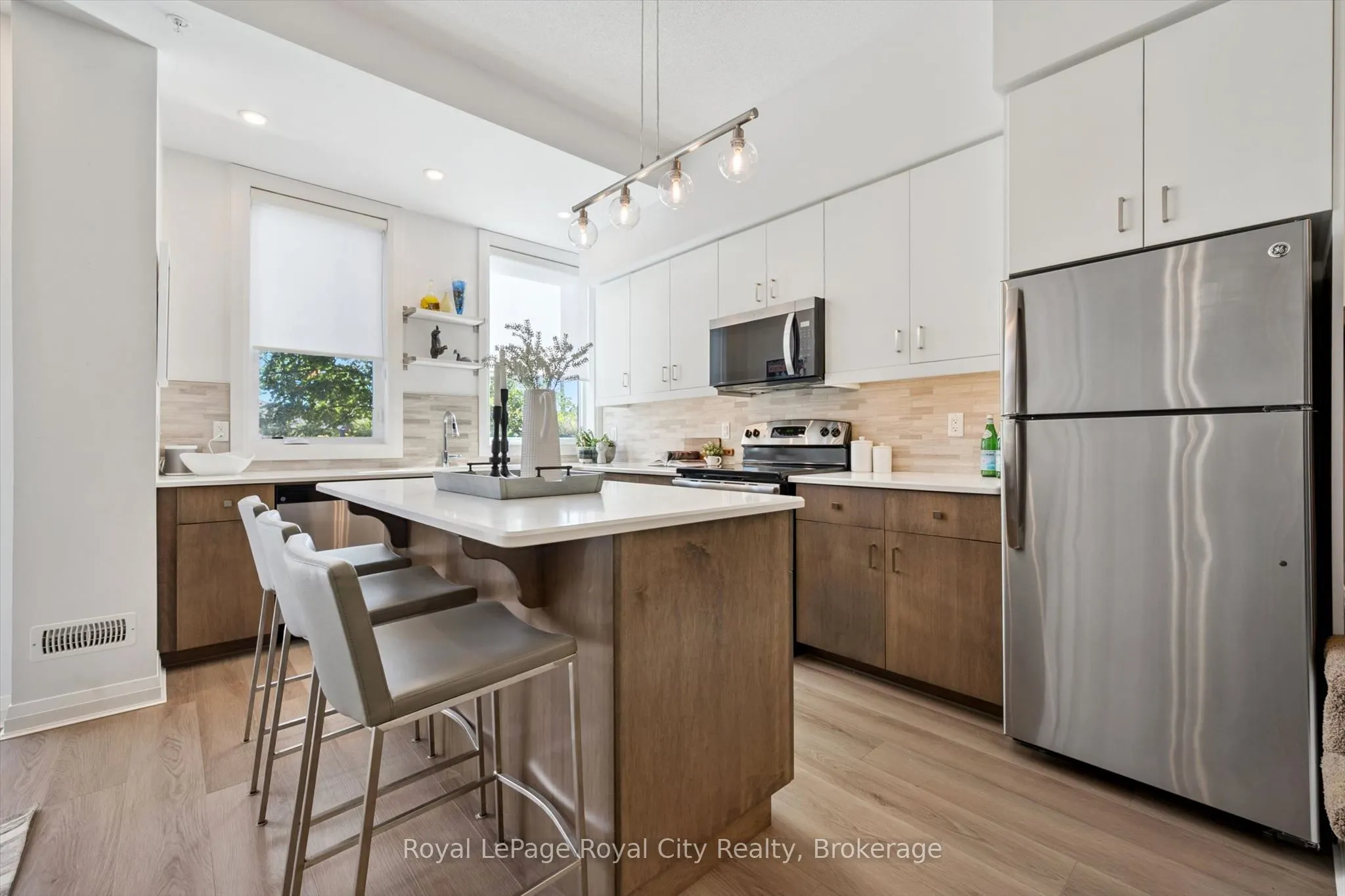 53 Arthur Street S #AT7