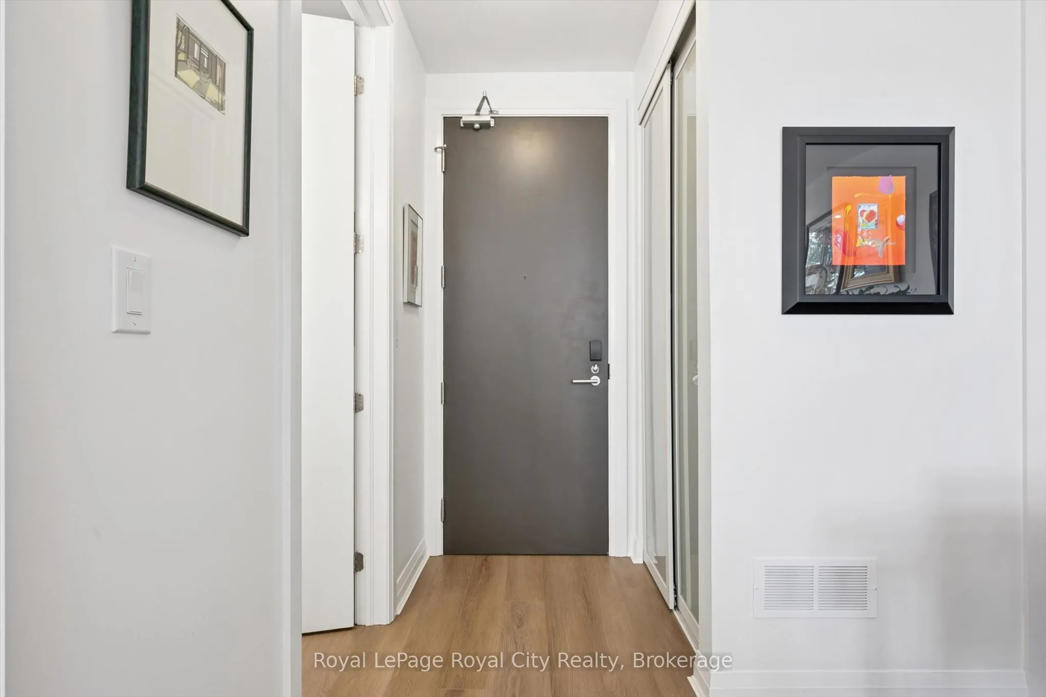 53 Arthur Street S #AT7