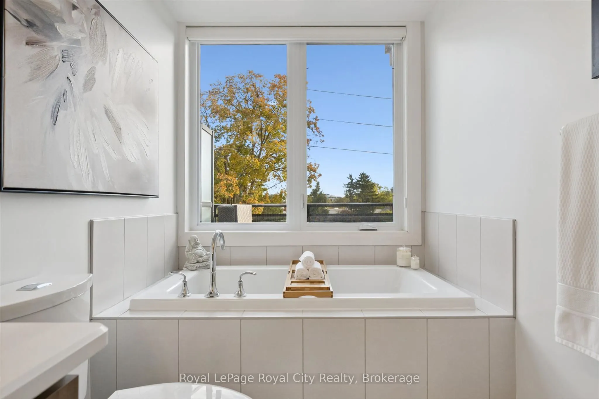 53 Arthur Street S #AT7