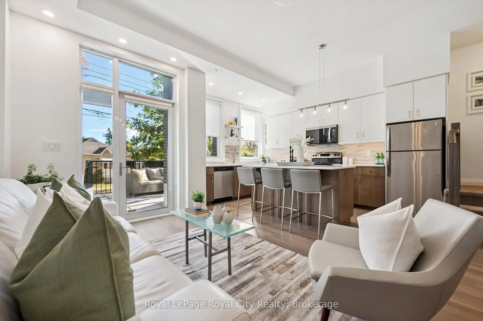 53 Arthur Street S #AT7