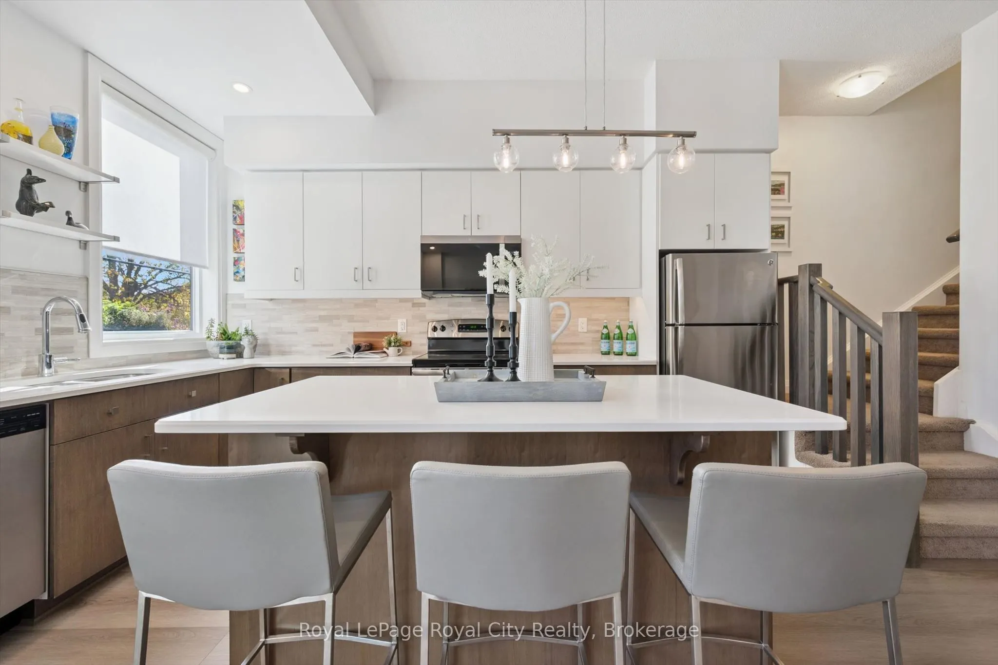 53 Arthur Street S #AT7