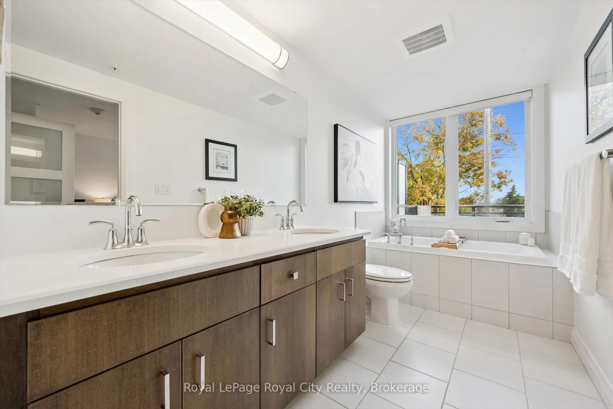 53 Arthur Street S #AT7