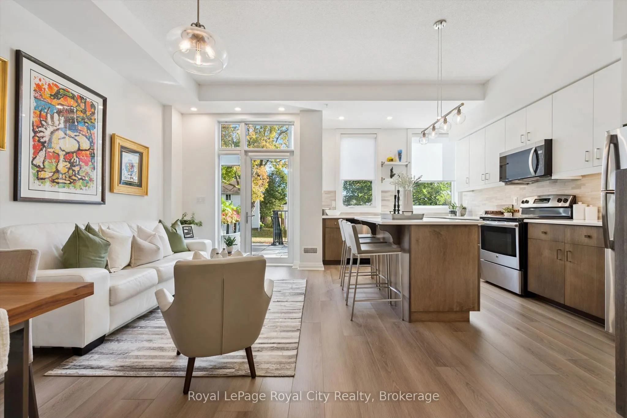 53 Arthur Street S #AT7