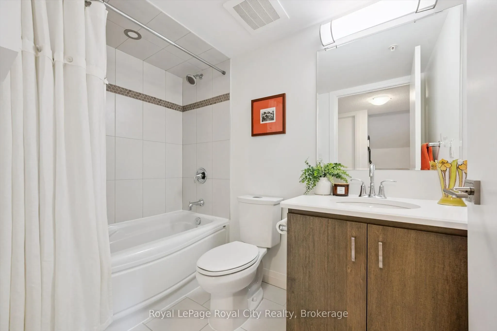 53 Arthur Street S #AT7