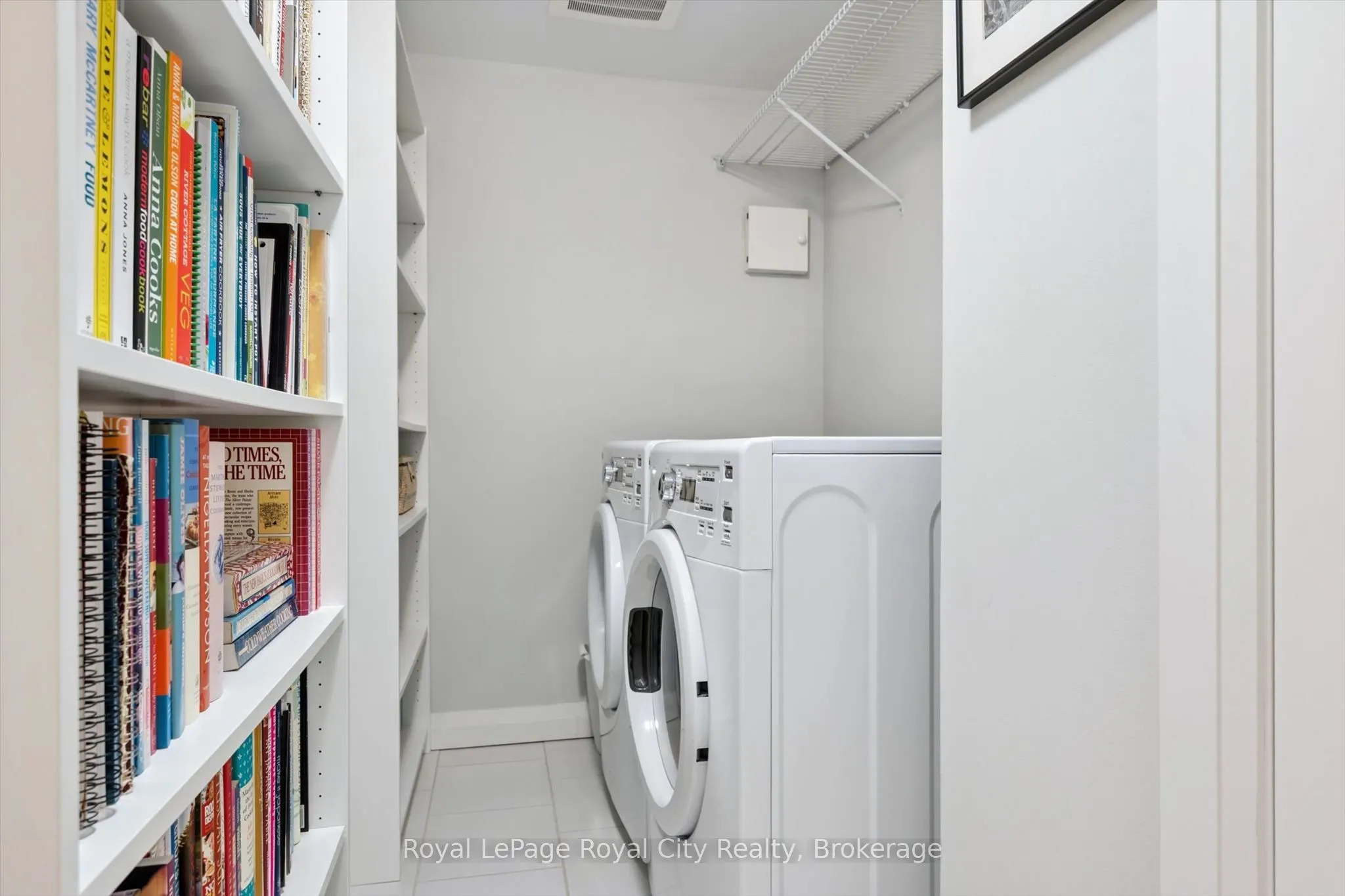 53 Arthur Street S #AT7