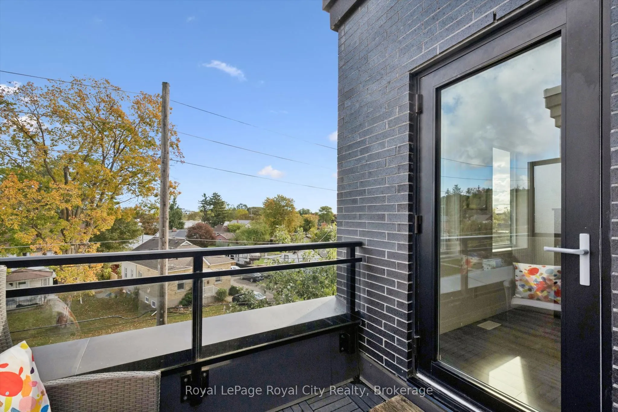 53 Arthur Street S #AT7