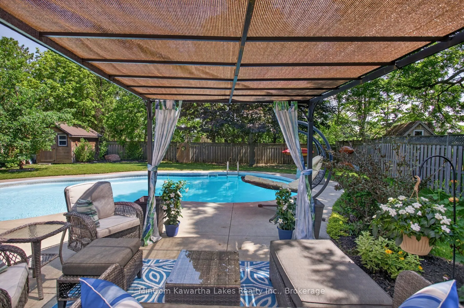 1947 PARKWOOD Circle