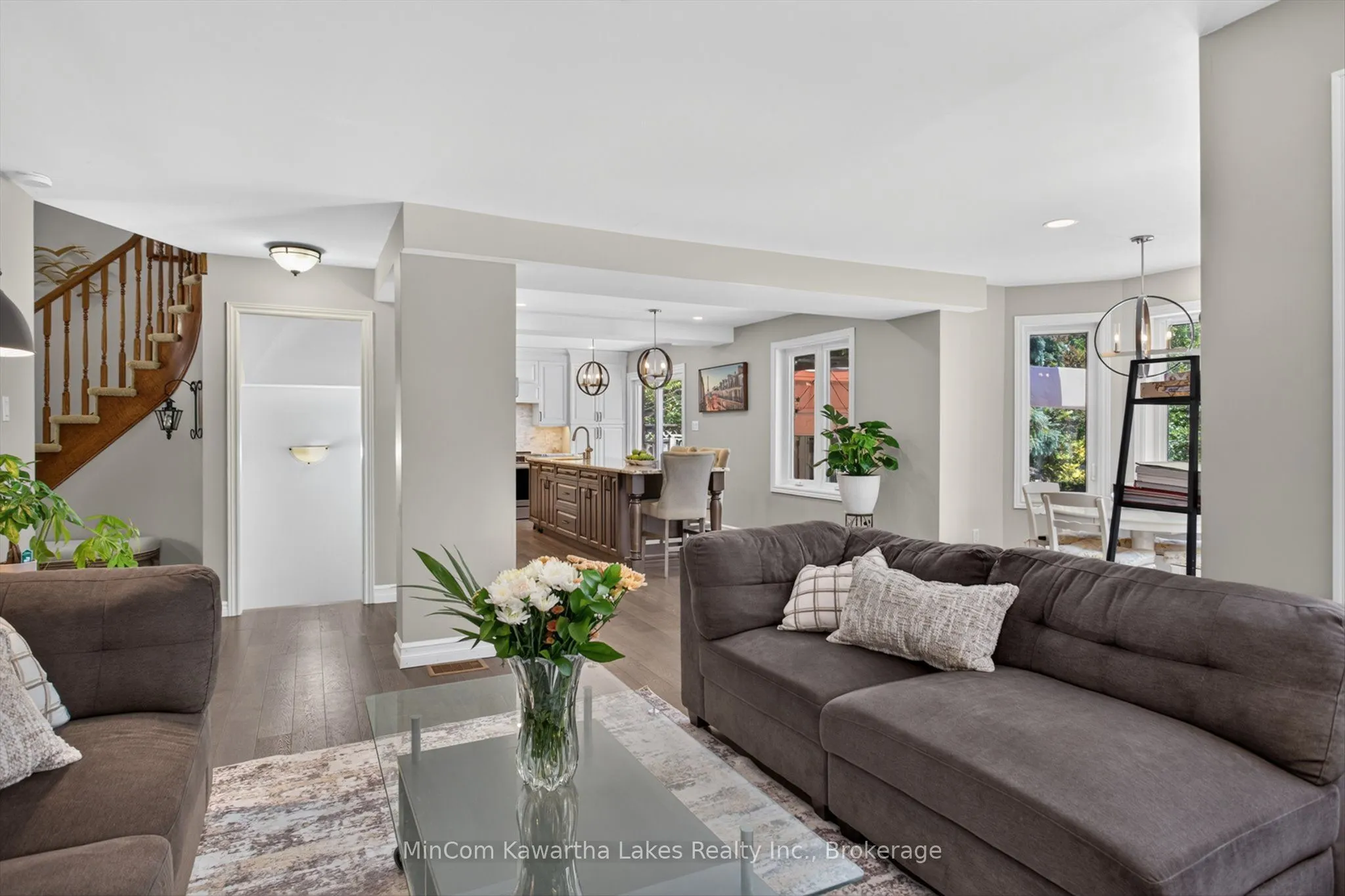 1947 PARKWOOD Circle