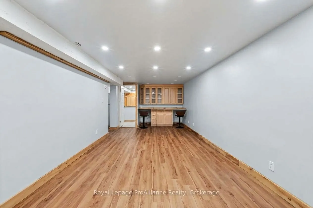 26 Lexington Crescent