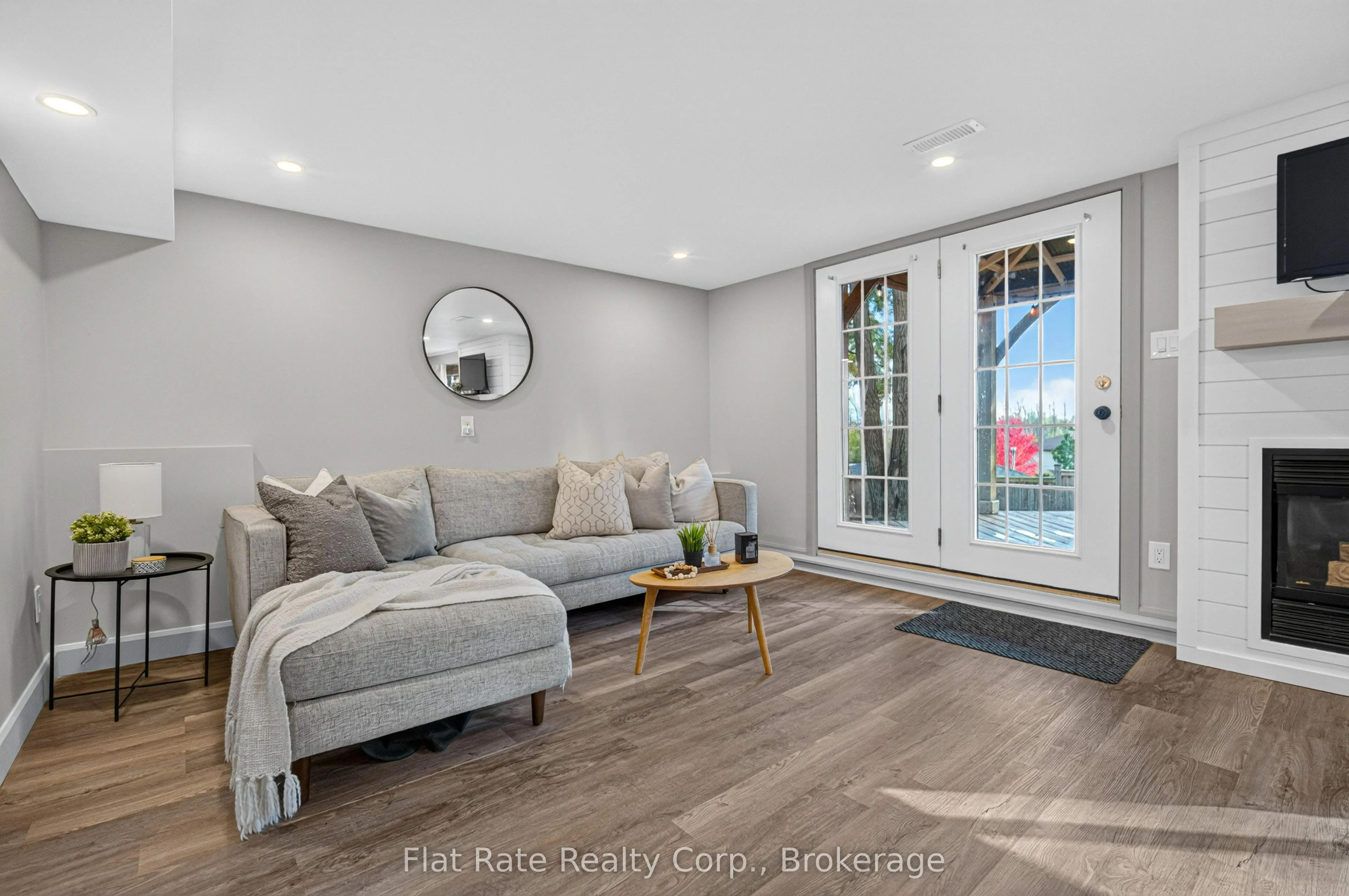 1321 Tudor Crescent